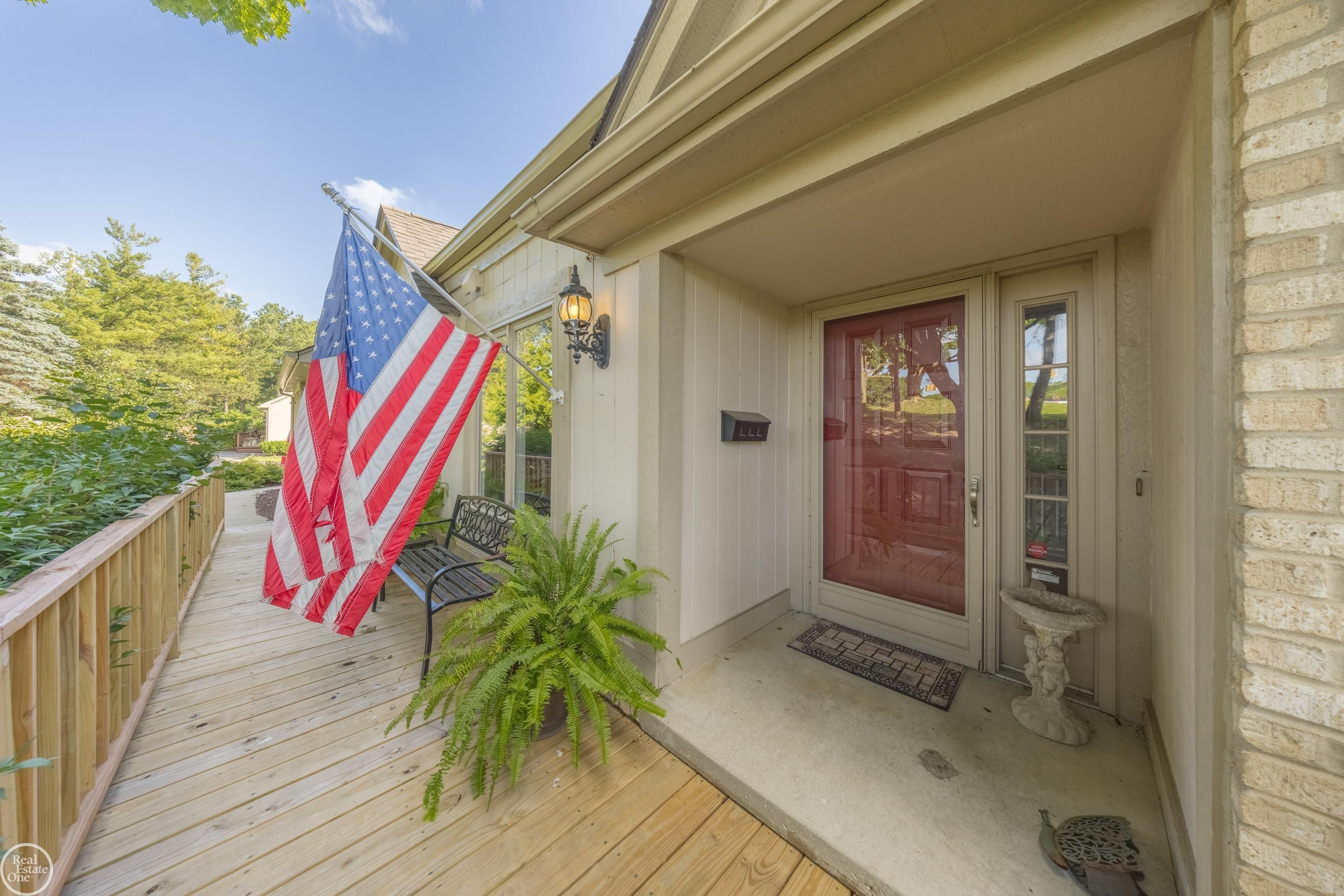 29486 Cove Creek Lane, 29, Farmington Hills, MI 48334 — Photo 40
