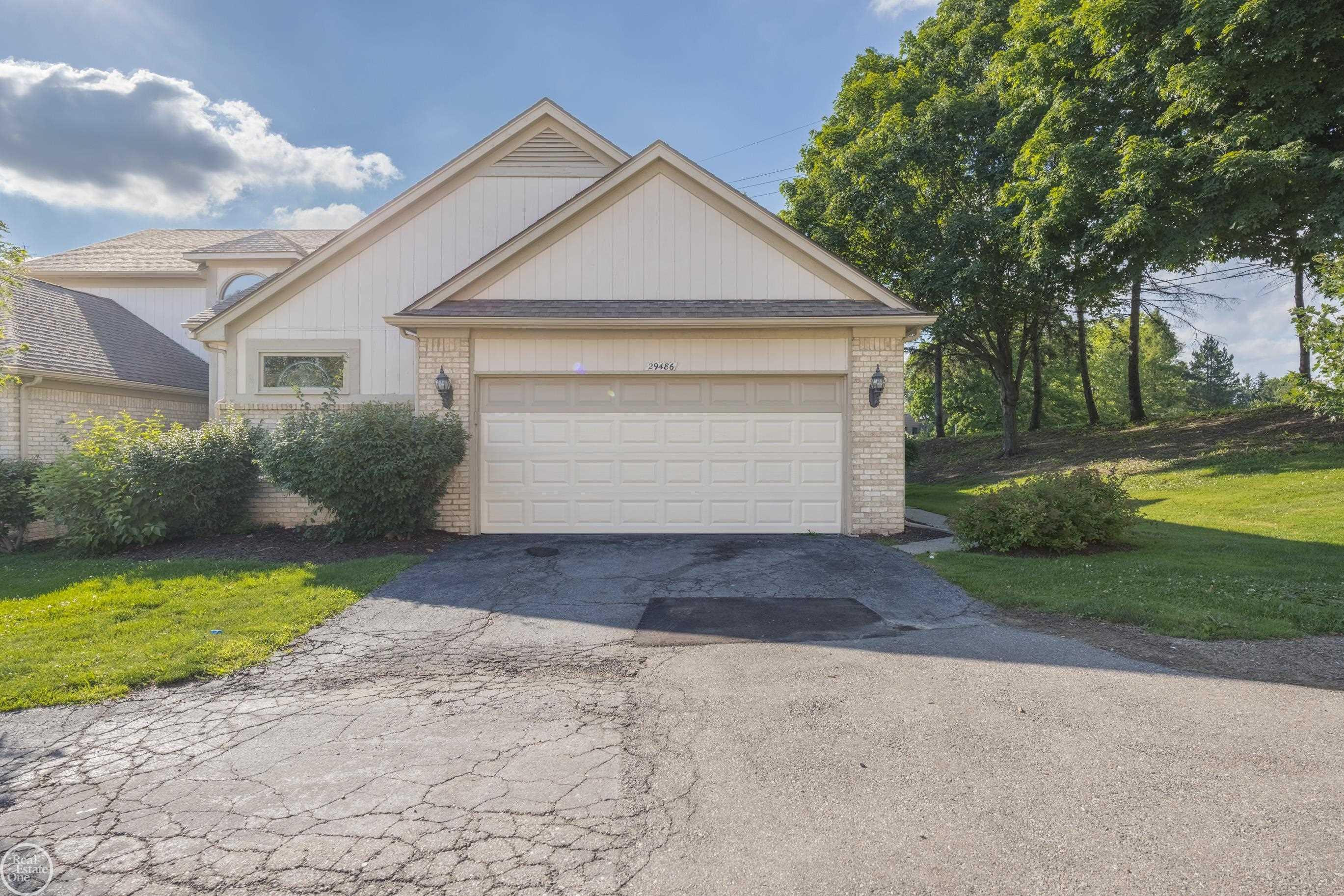 29486 Cove Creek Lane, 29, Farmington Hills, MI 48334 — Photo 42