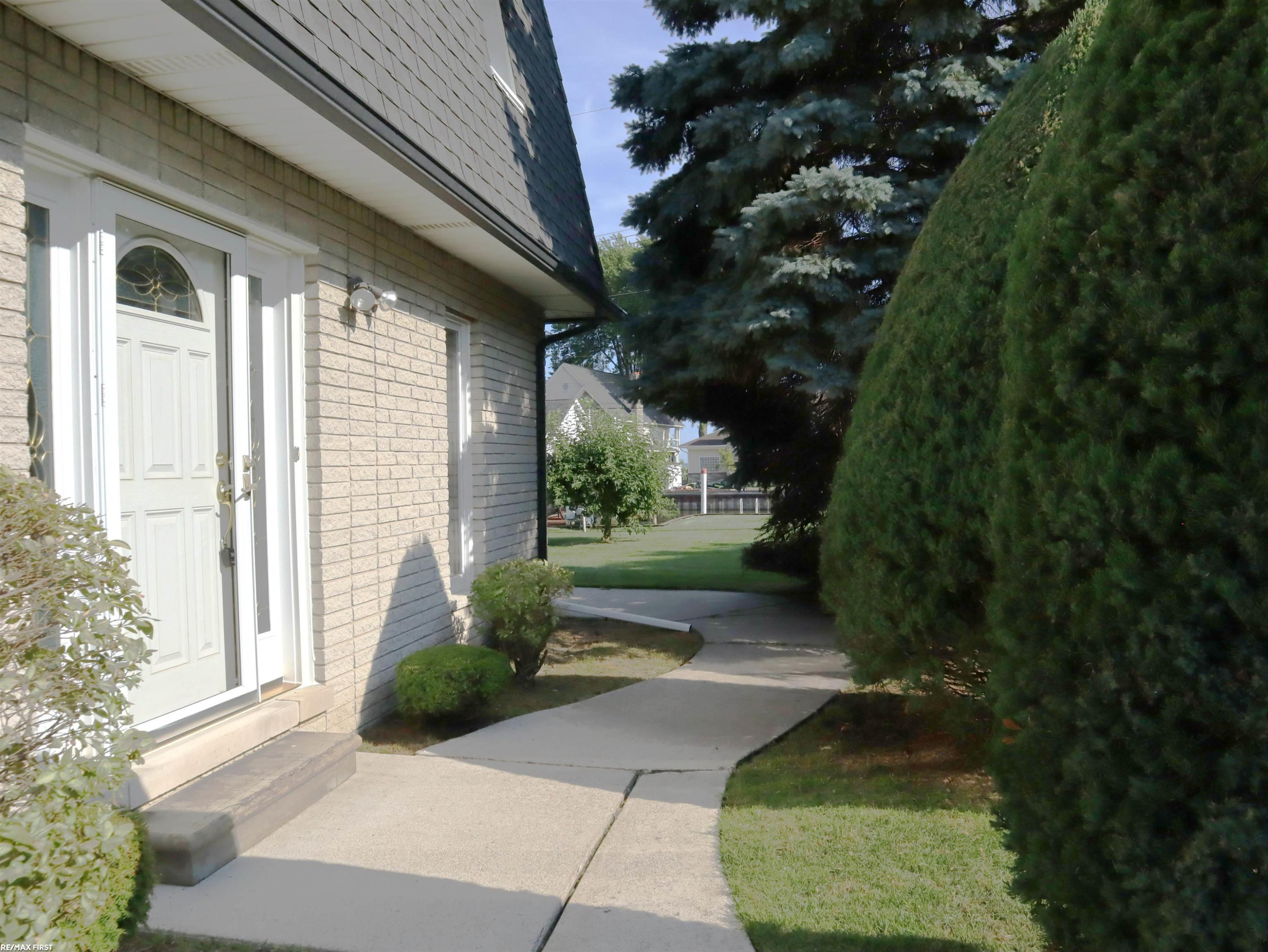 48438 Jefferson Avenue, Chesterfield, MI 48047 — Photo 7