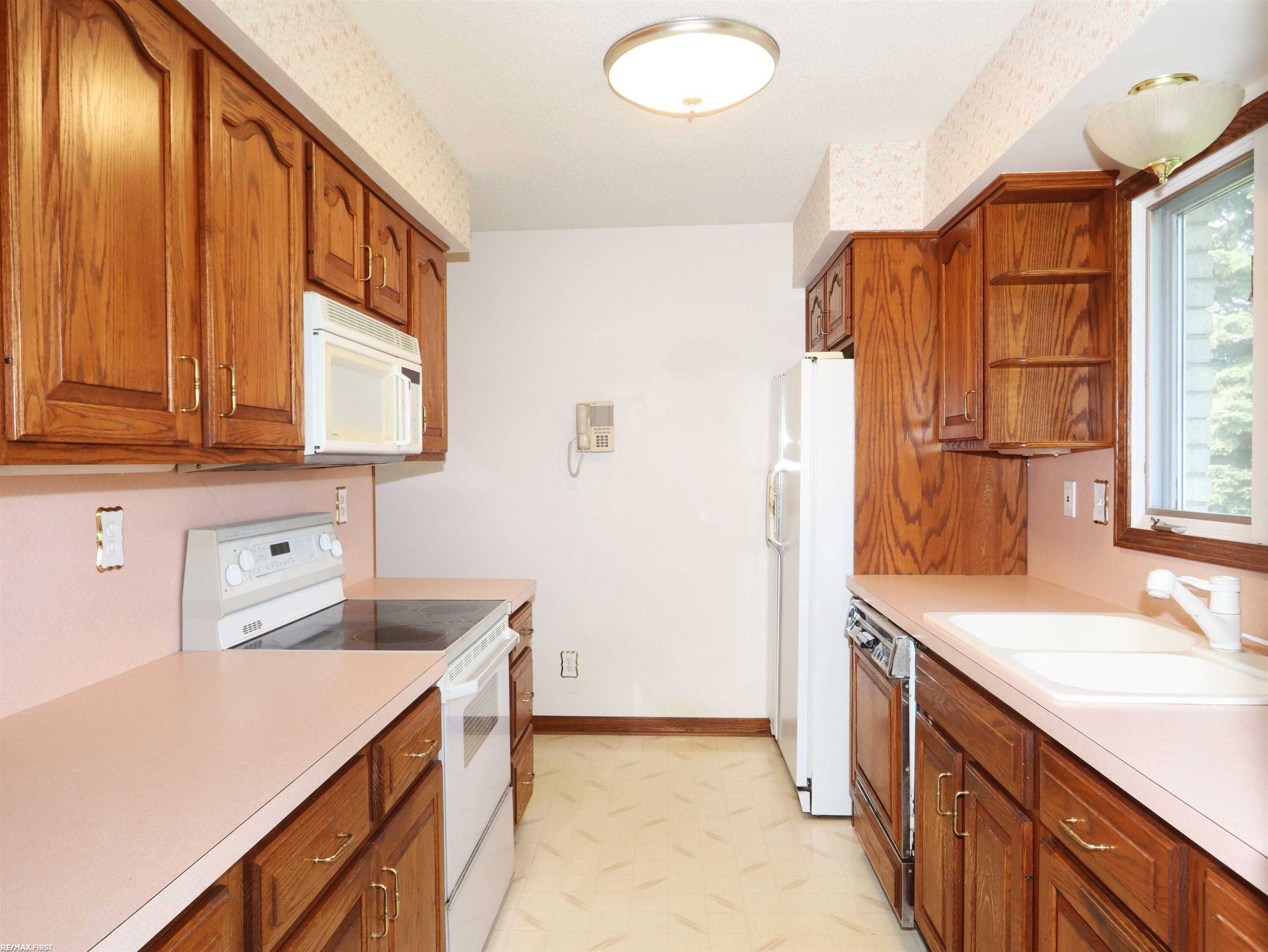 48438 Jefferson Avenue, Chesterfield, MI 48047 — Photo 13