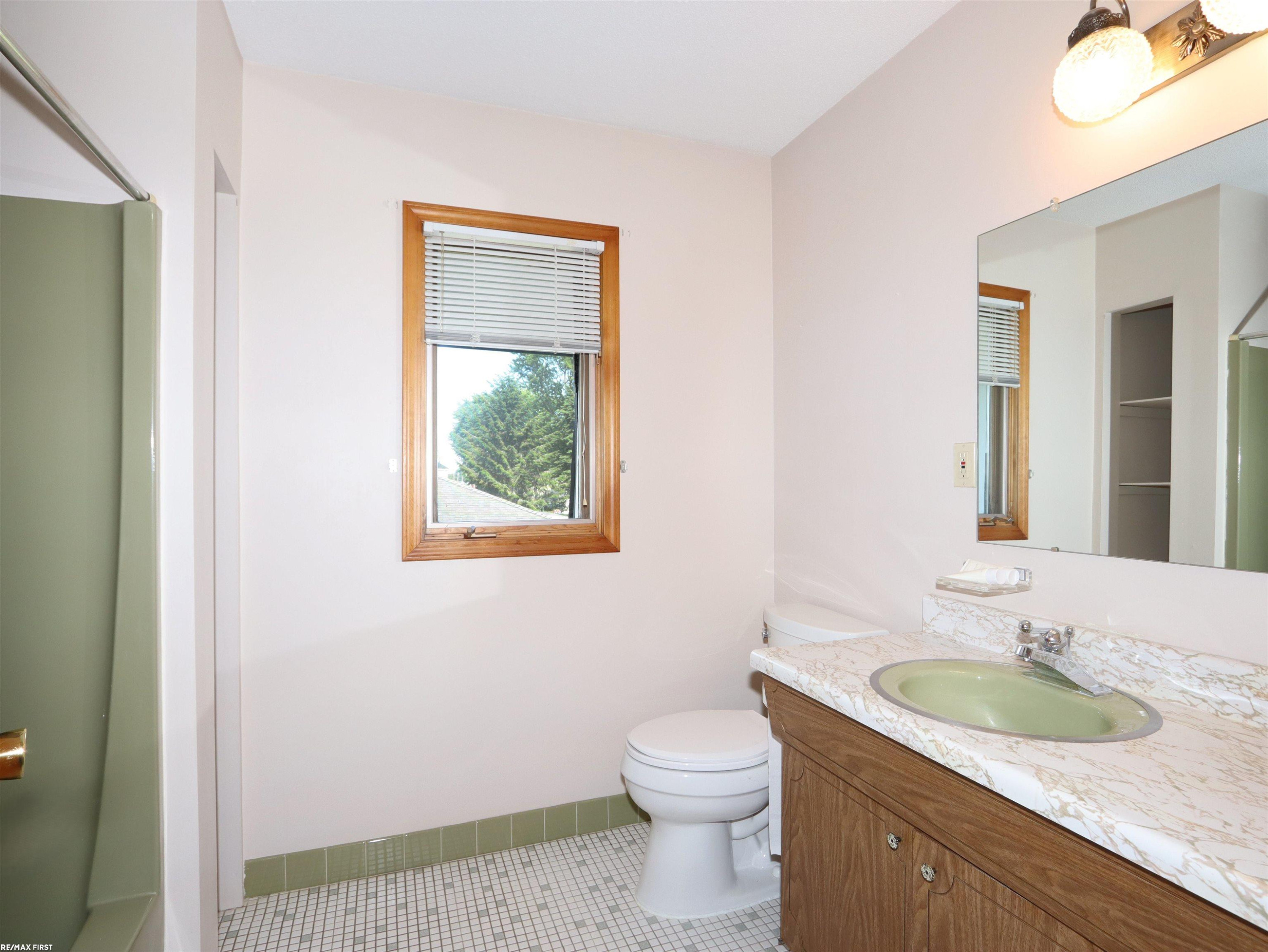 48438 Jefferson Avenue, Chesterfield, MI 48047 — Photo 18