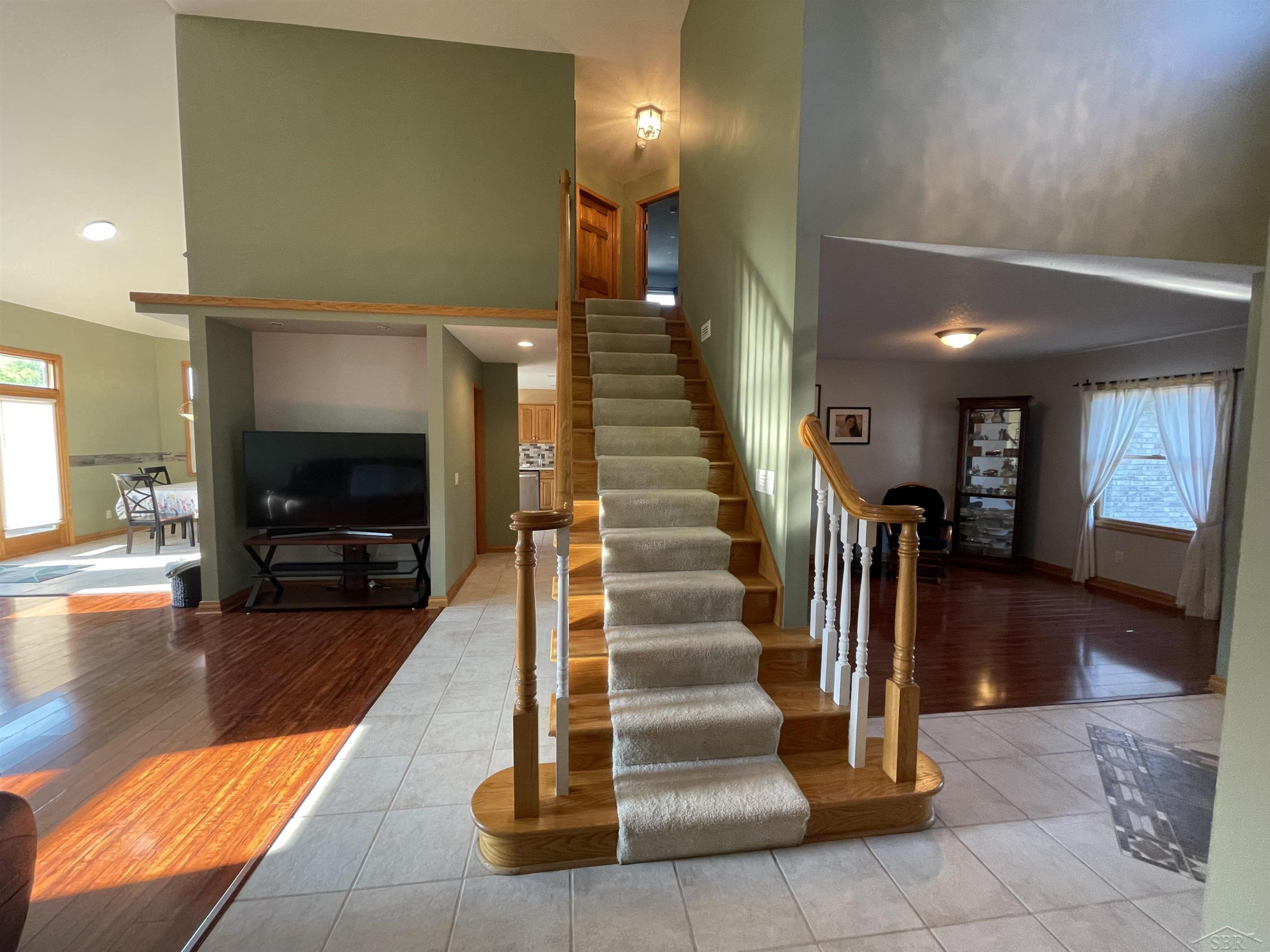 401 Ireland Court, Auburn, MI 48611 — Photo 5