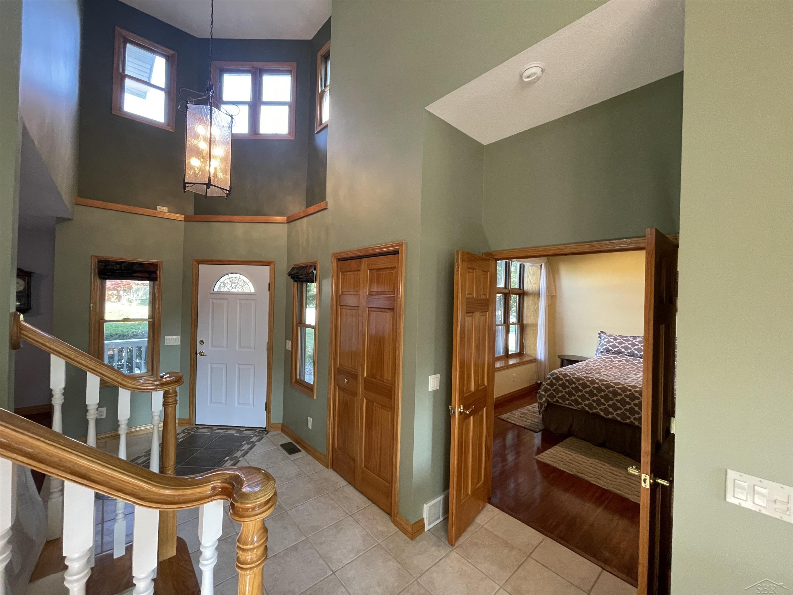 401 Ireland Court, Auburn, MI 48611 — Photo 8