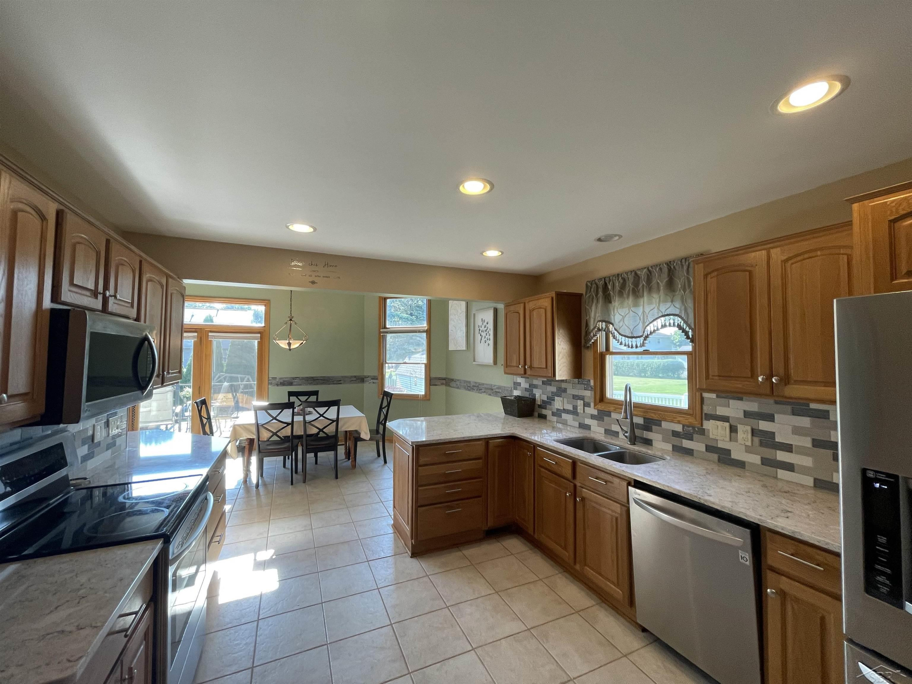 401 Ireland Court, Auburn, MI 48611 — Photo 25