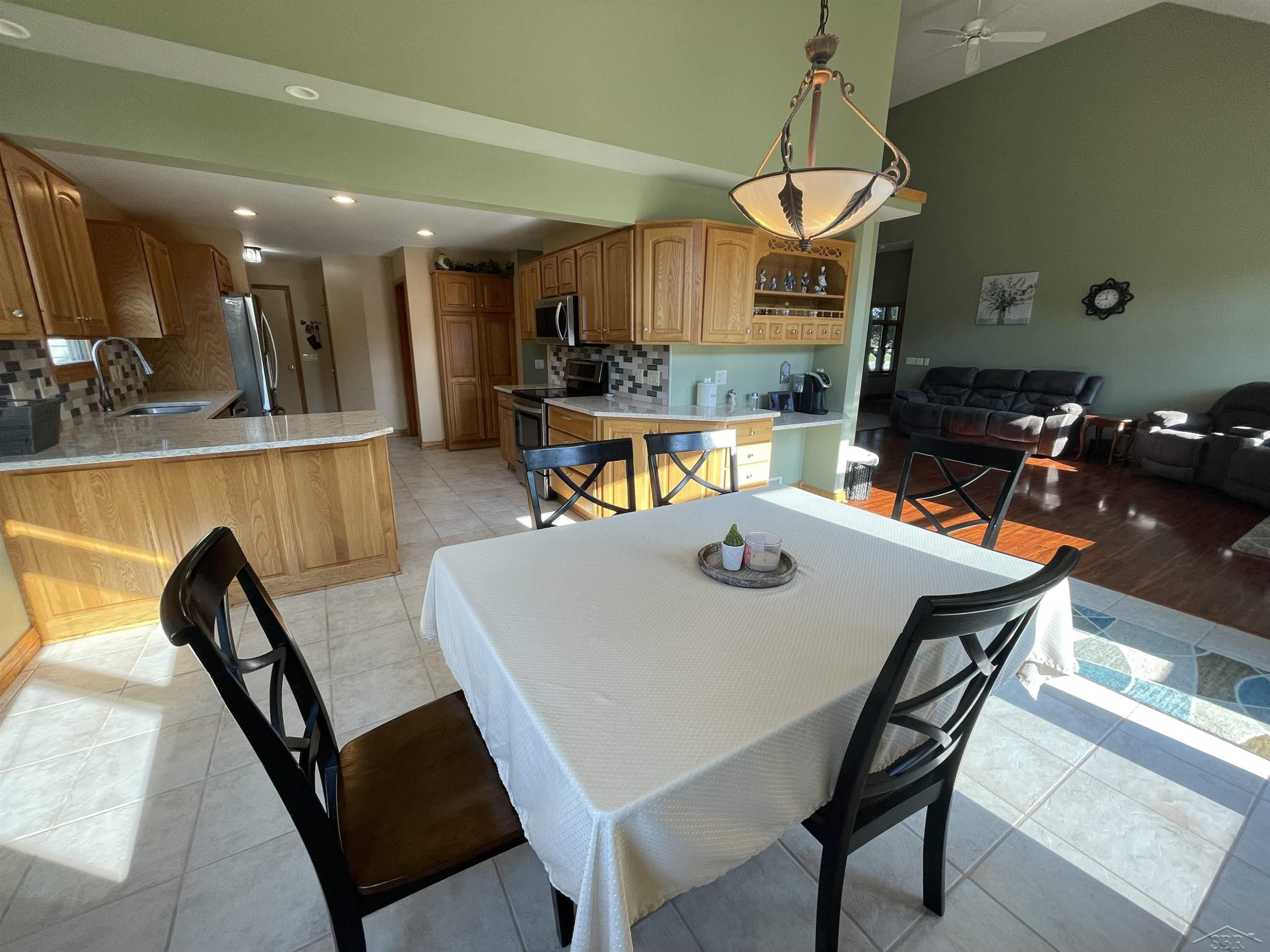 401 Ireland Court, Auburn, MI 48611 — Photo 27