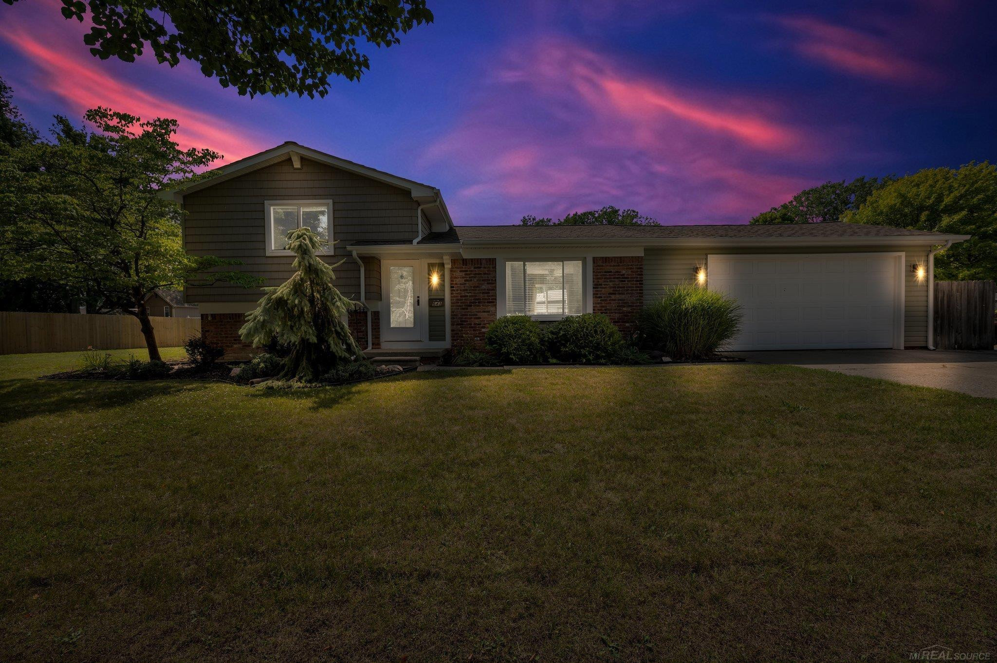 643 Donnalee Drive, Monroe, MI 48162 — Photo 2