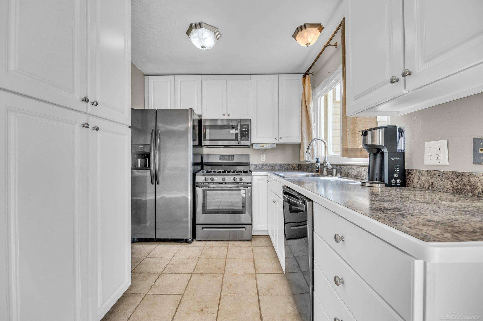 643 Donnalee Drive, Monroe, MI 48162 — Photo 9