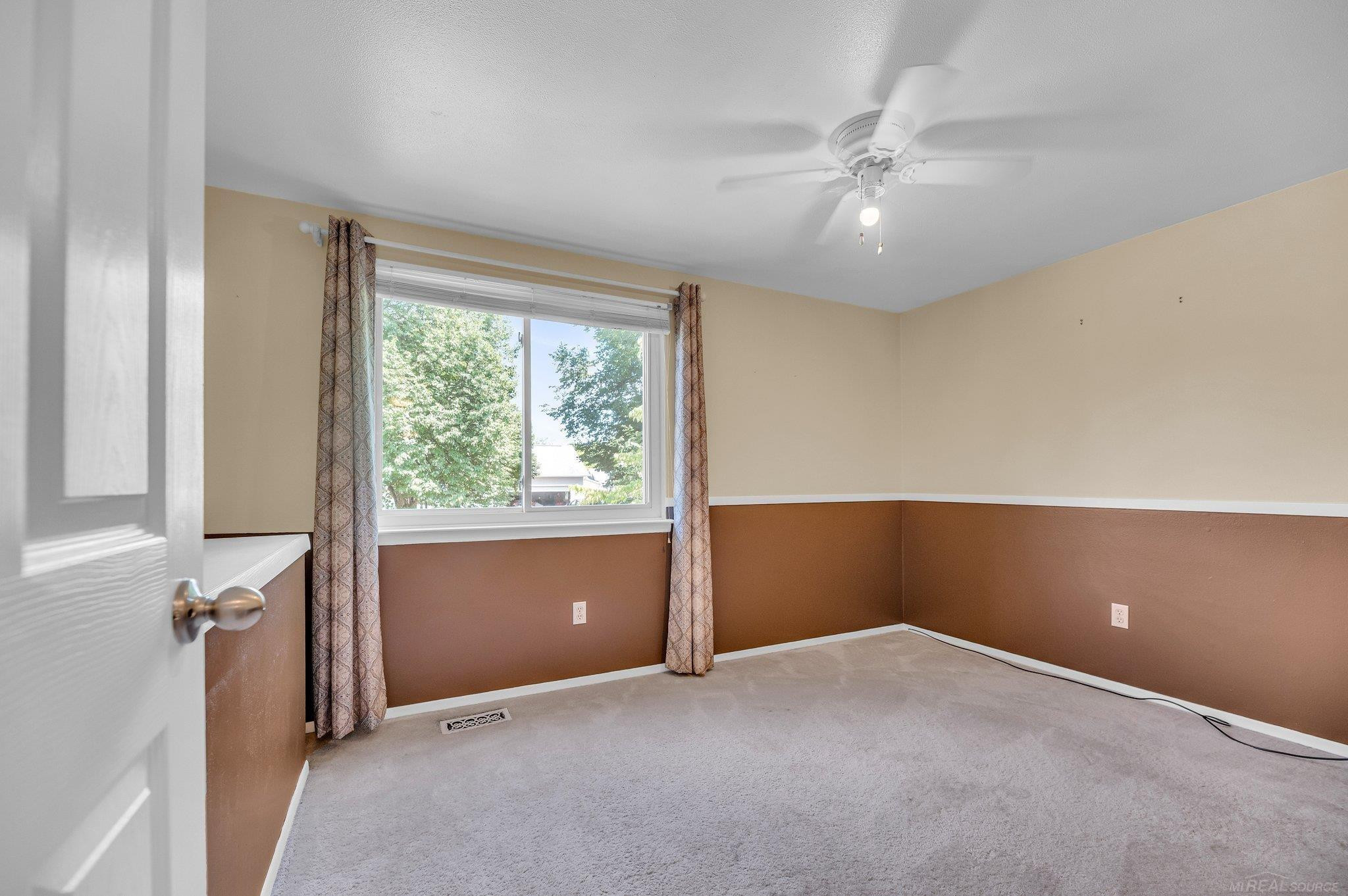 643 Donnalee Drive, Monroe, MI 48162 — Photo 11
