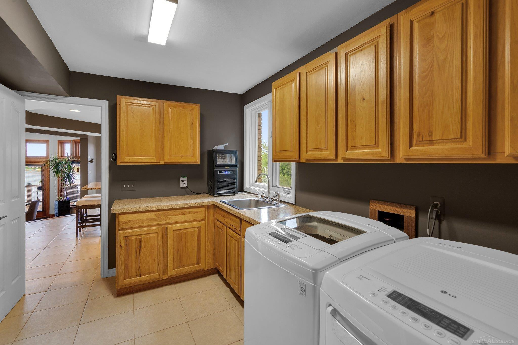 700 Lakes Edge Drive, Oxford, MI 48371 — Photo 37