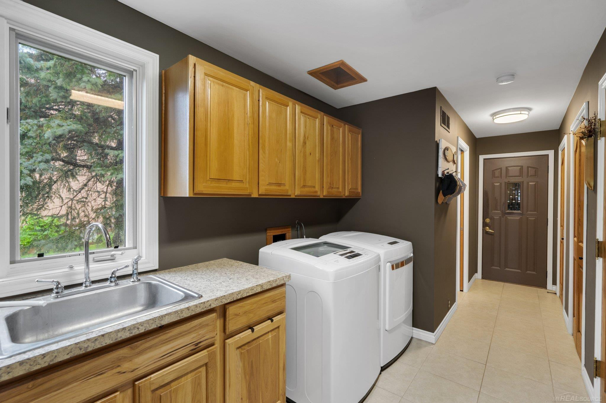 700 Lakes Edge Drive, Oxford, MI 48371 — Photo 39