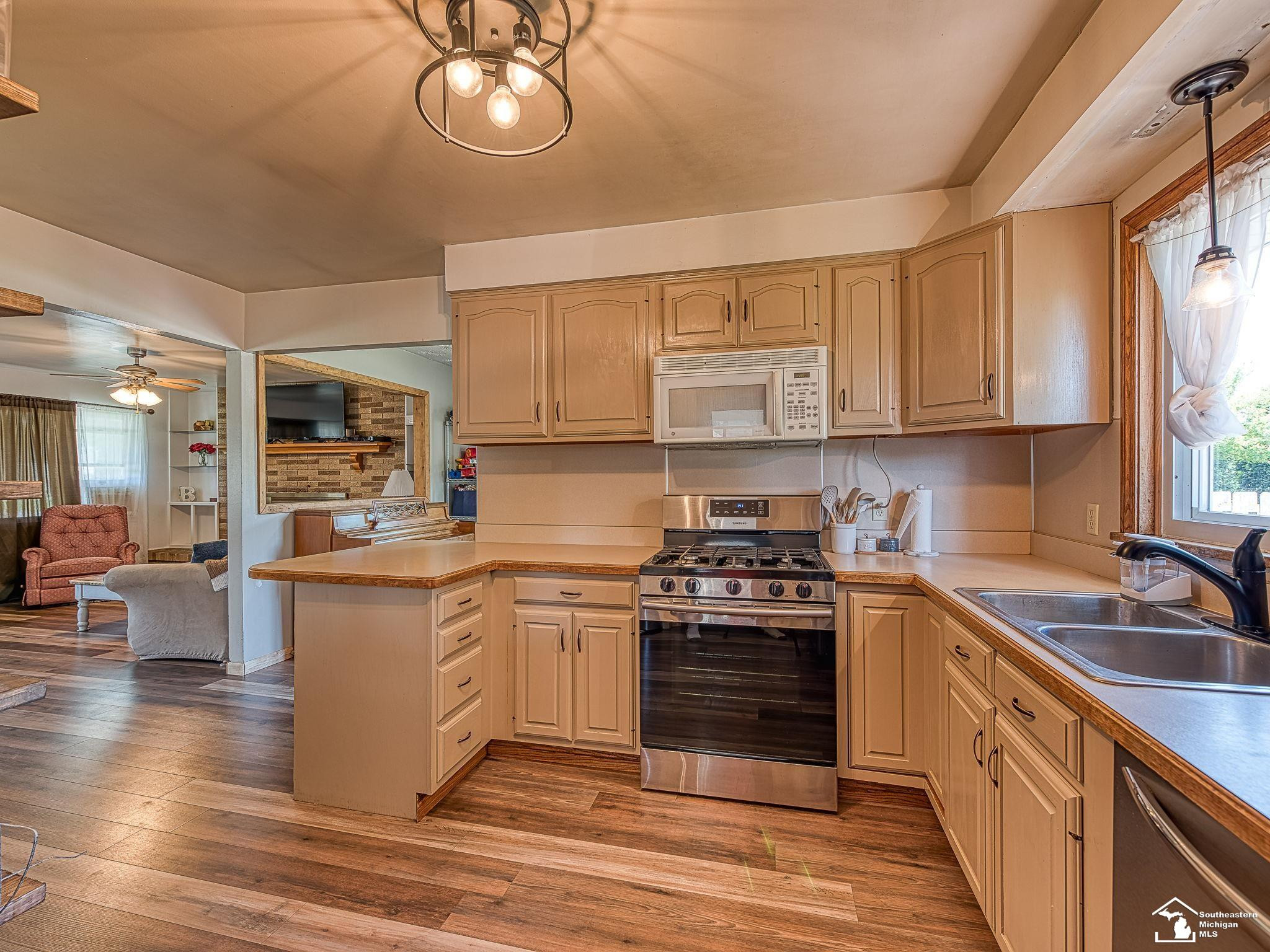 12790 Beaver, Carleton, MI 48117 — Photo 2