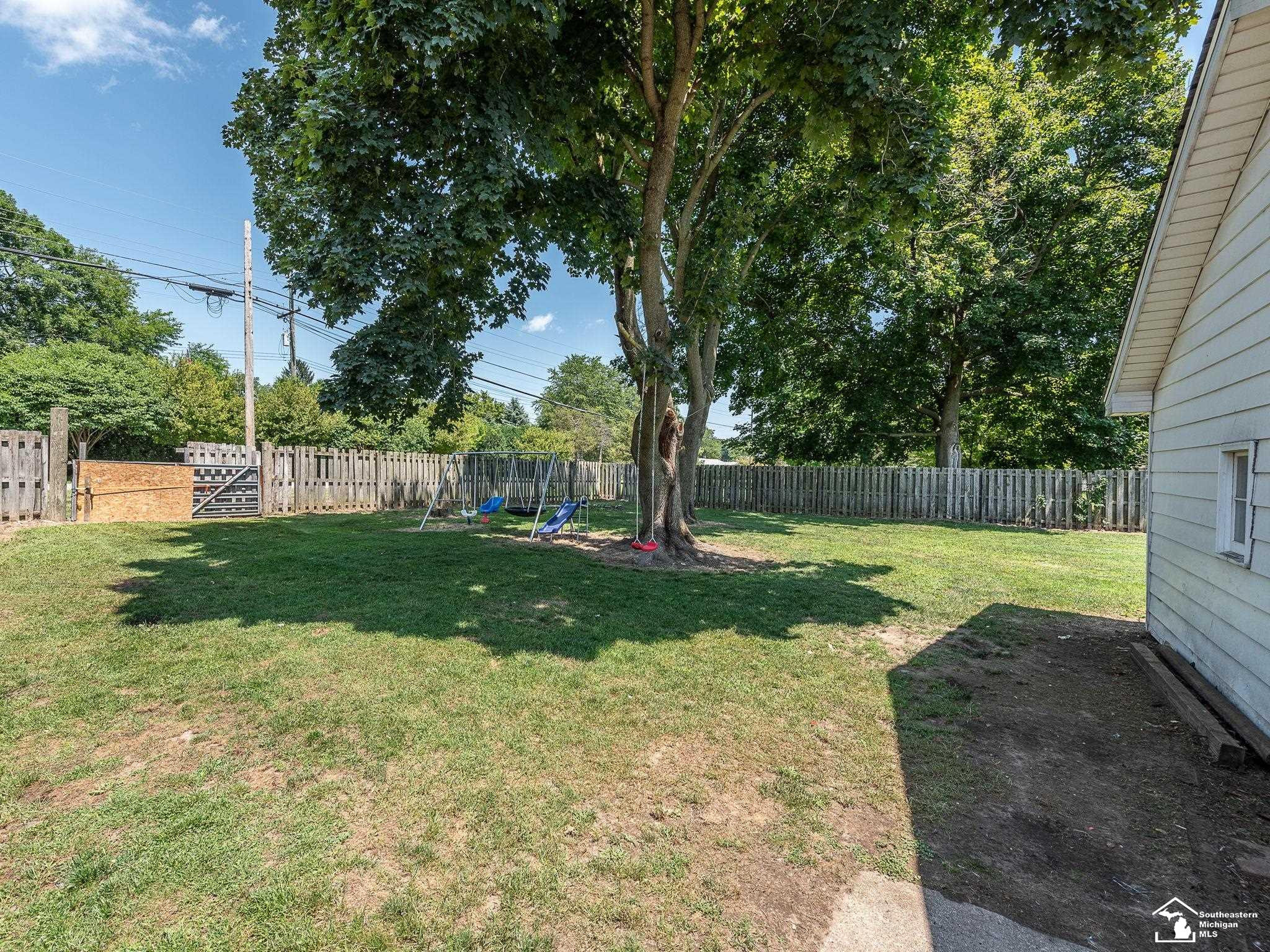 12790 Beaver, Carleton, MI 48117 — Photo 23