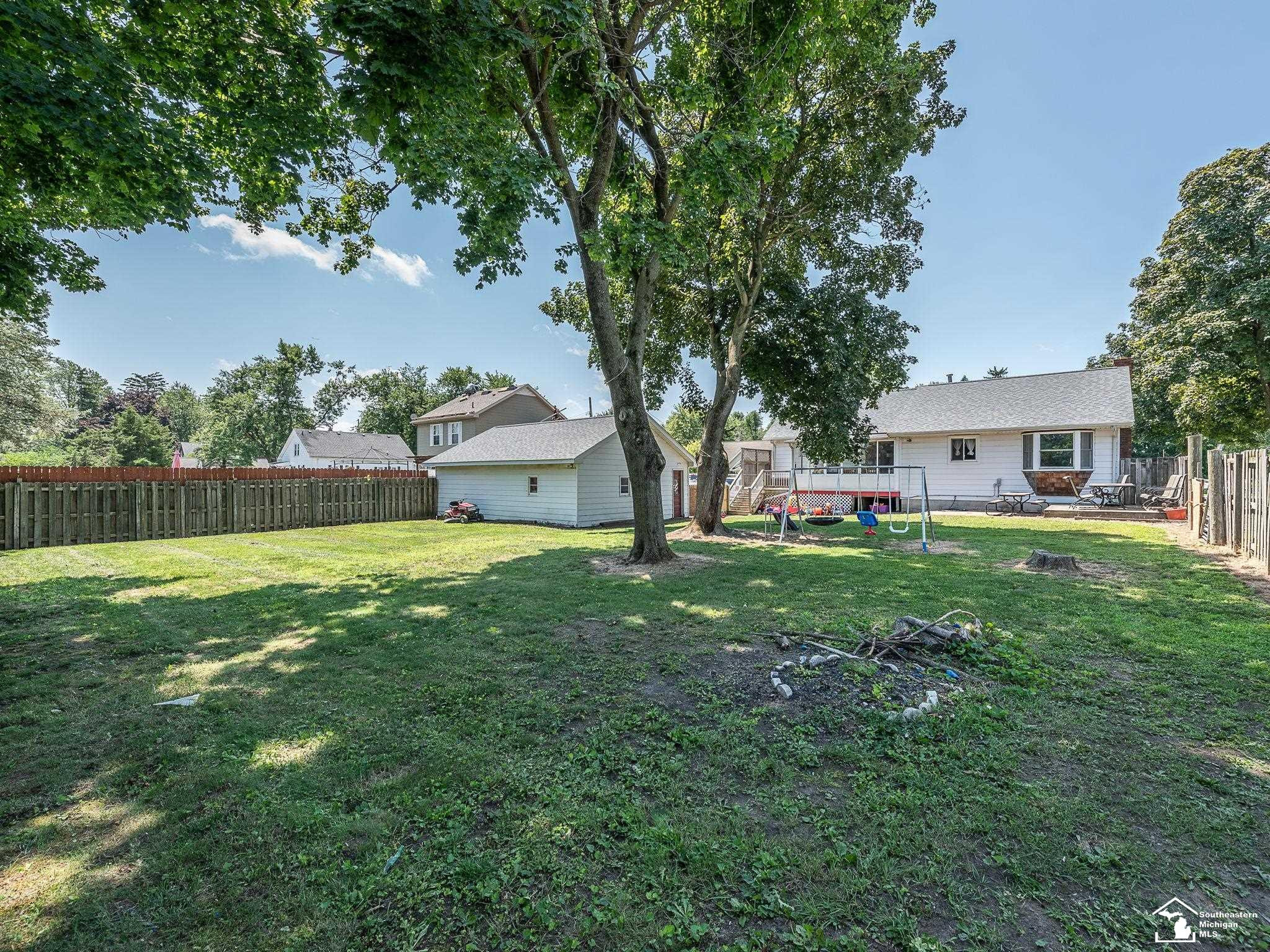 12790 Beaver, Carleton, MI 48117 — Photo 27