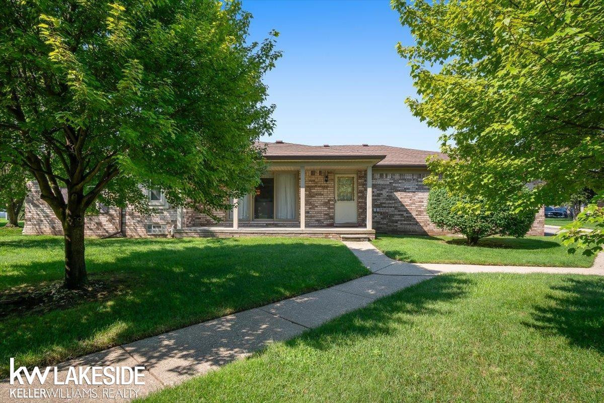 49266 Ashley Court, Utica, MI 48315 — Photo 2