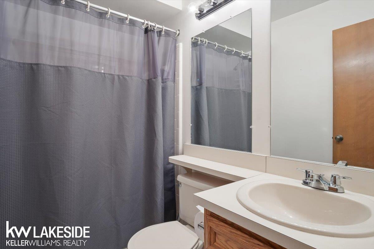 49266 Ashley Court, Utica, MI 48315 — Photo 13