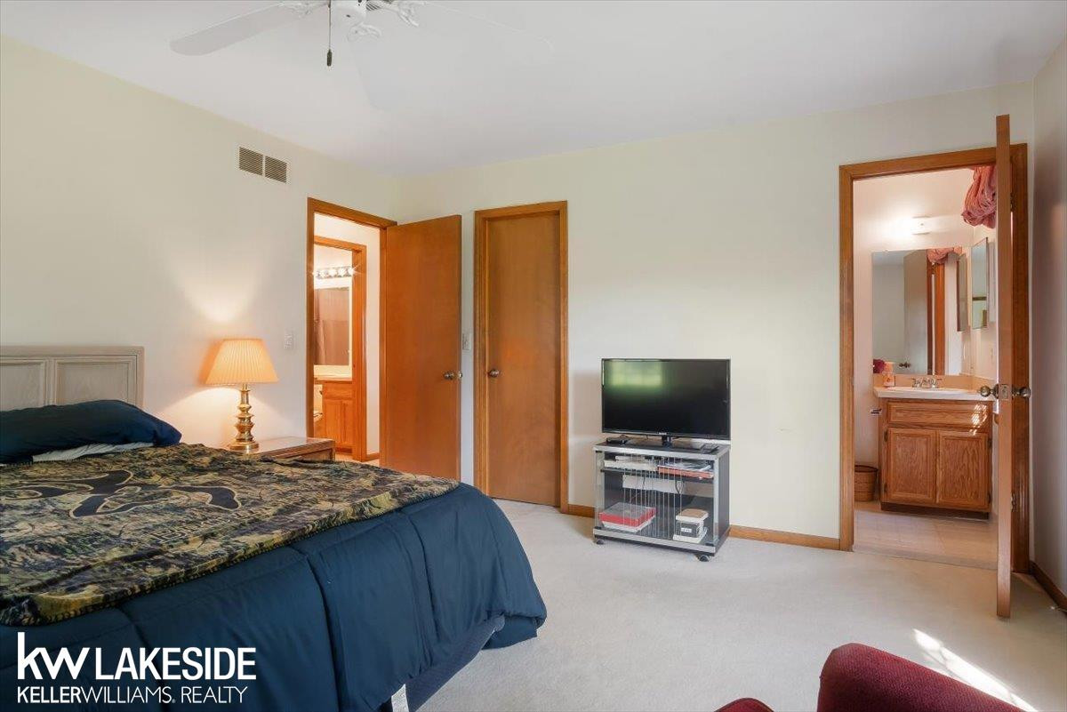 49266 Ashley Court, Utica, MI 48315 — Photo 17