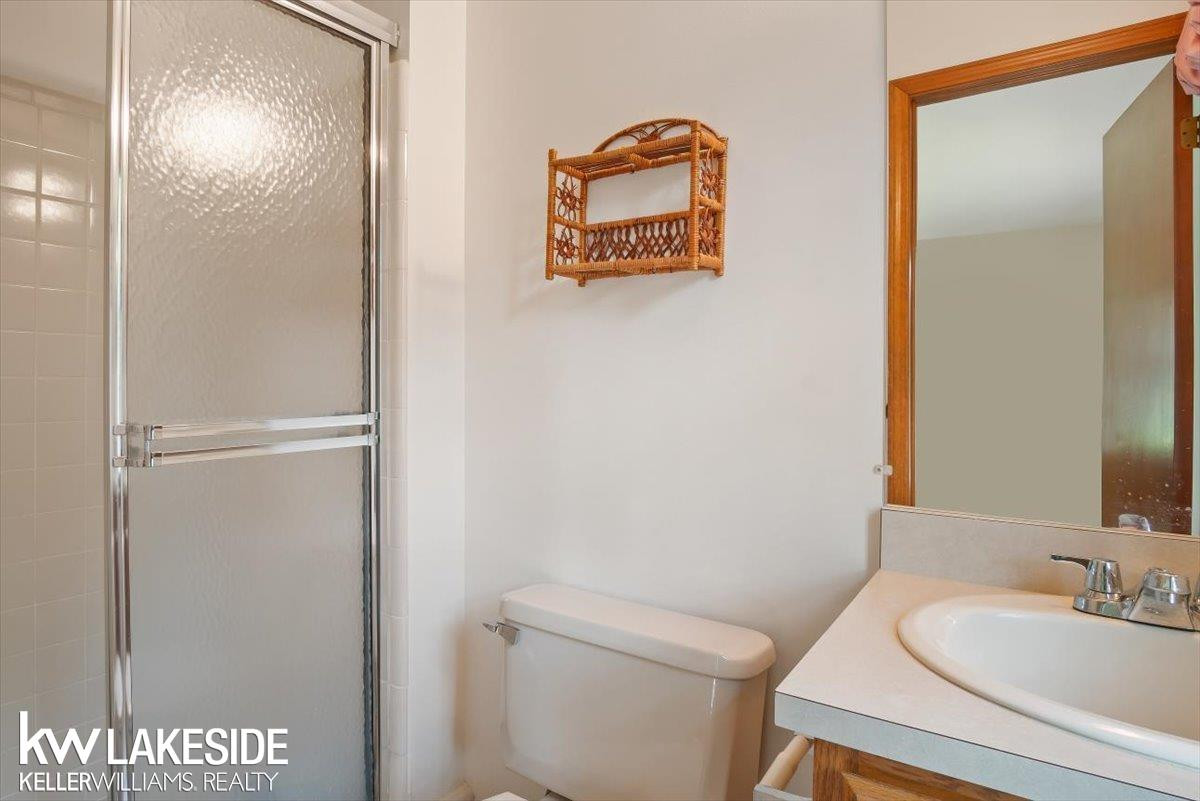 49266 Ashley Court, Utica, MI 48315 — Photo 18