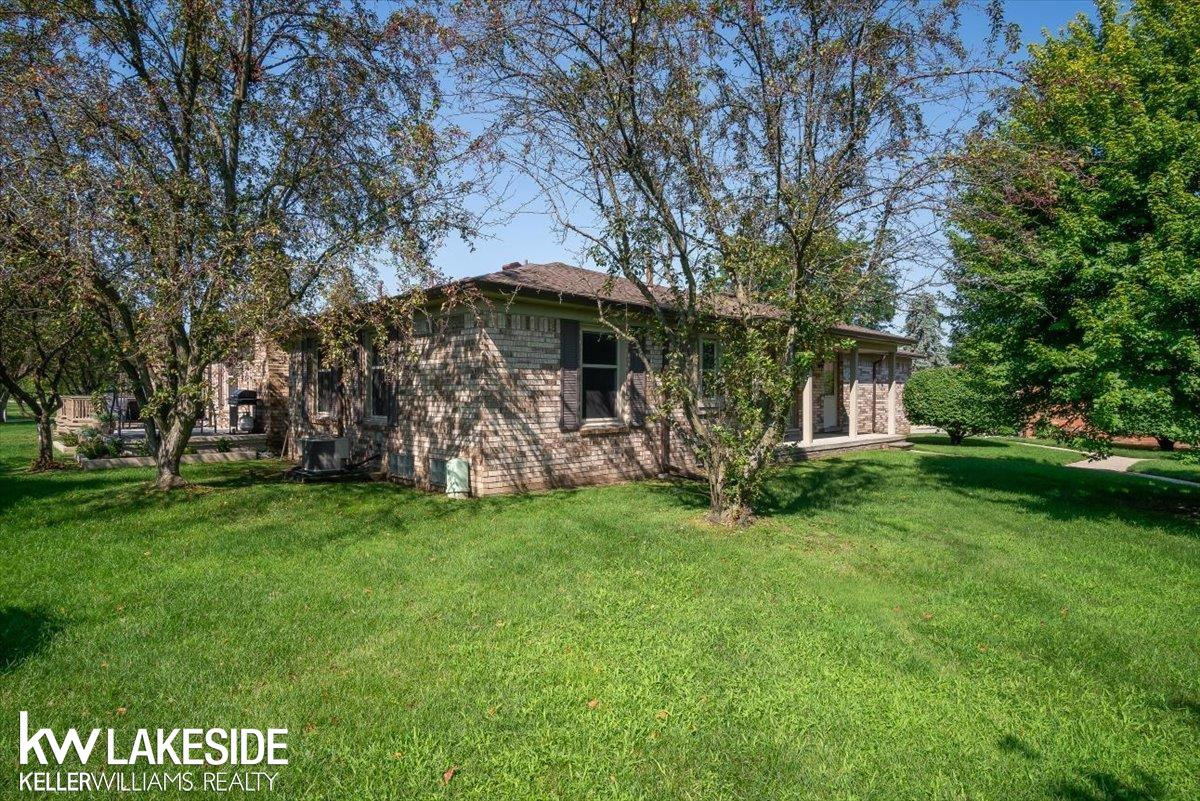 49266 Ashley Court, Utica, MI 48315 — Photo 22