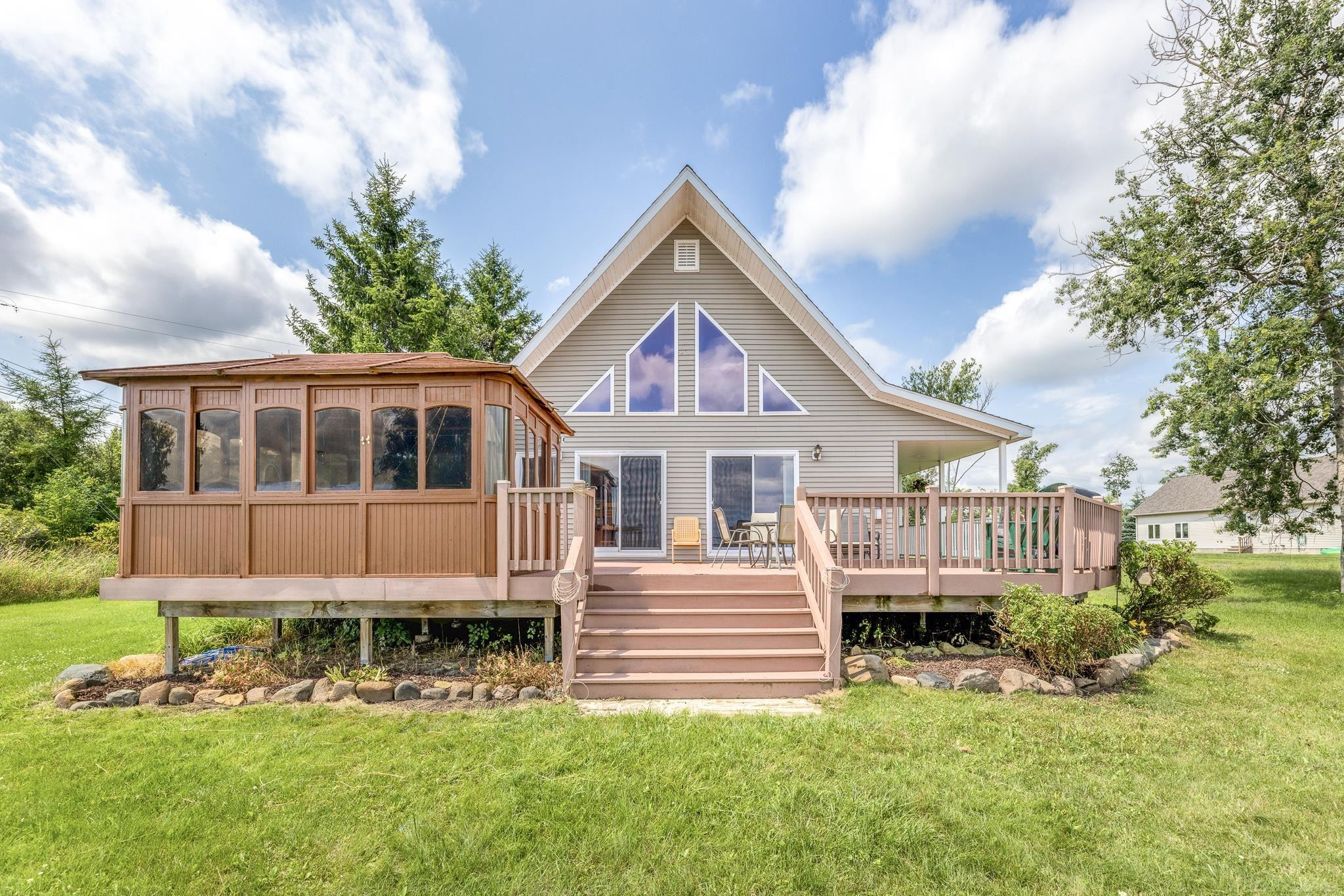 5020 Shorefront Lane, MI — Photo 2