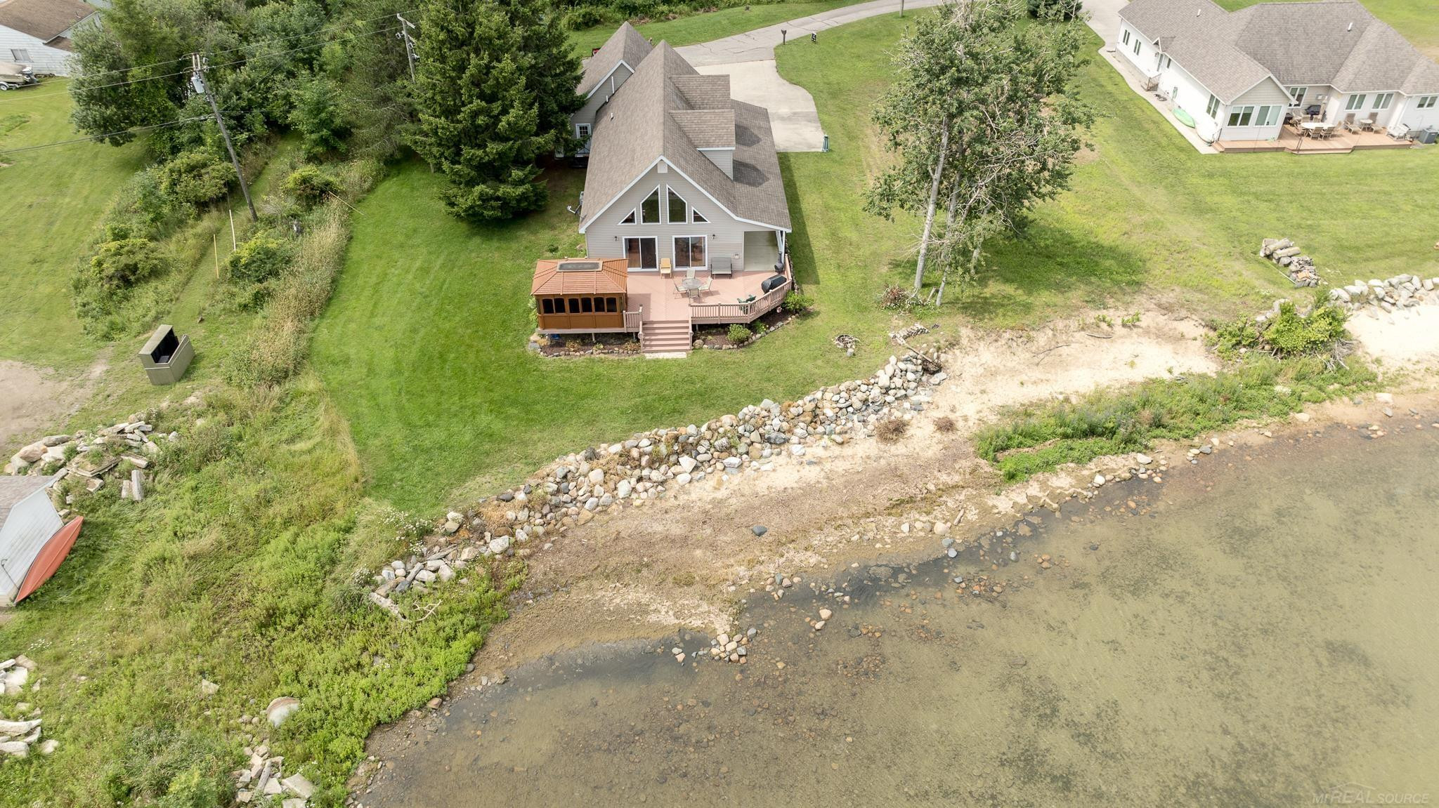 5020 Shorefront Lane, MI — Photo 7