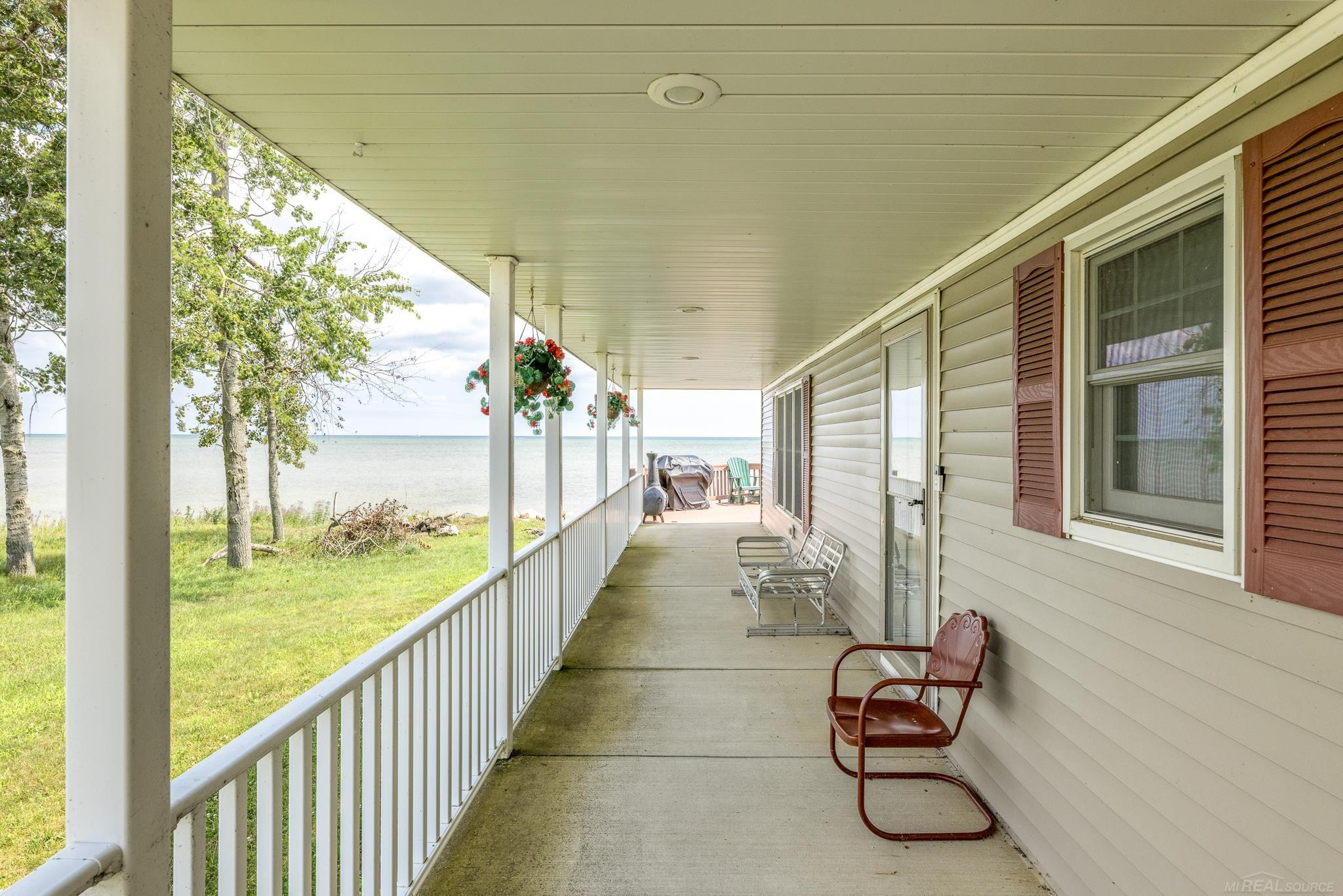 5020 Shorefront Lane, MI — Photo 11