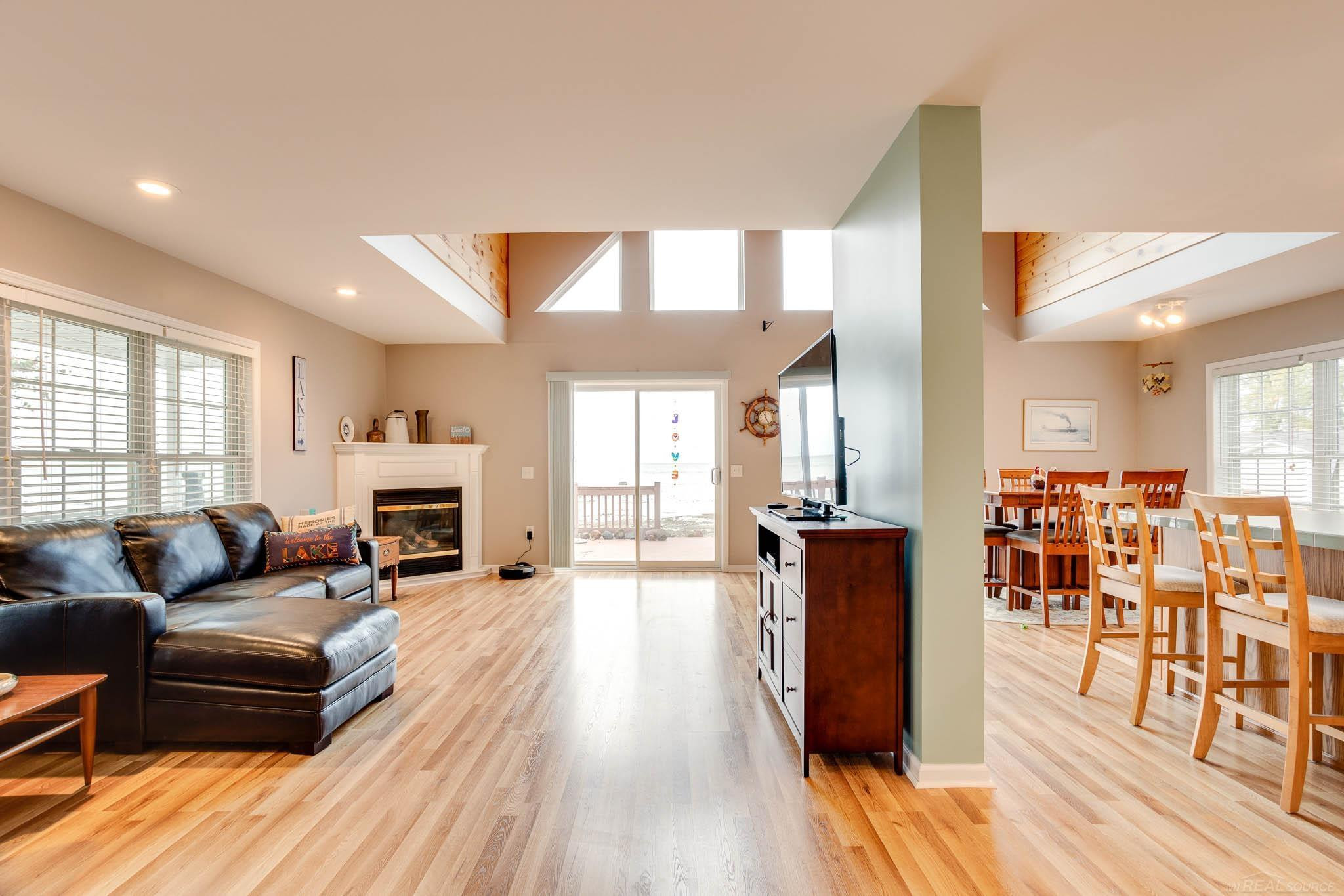 5020 Shorefront Lane, MI — Photo 13