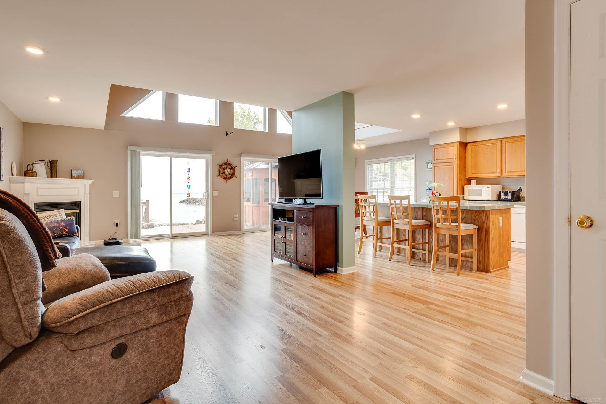 5020 Shorefront Lane, MI — Photo 14