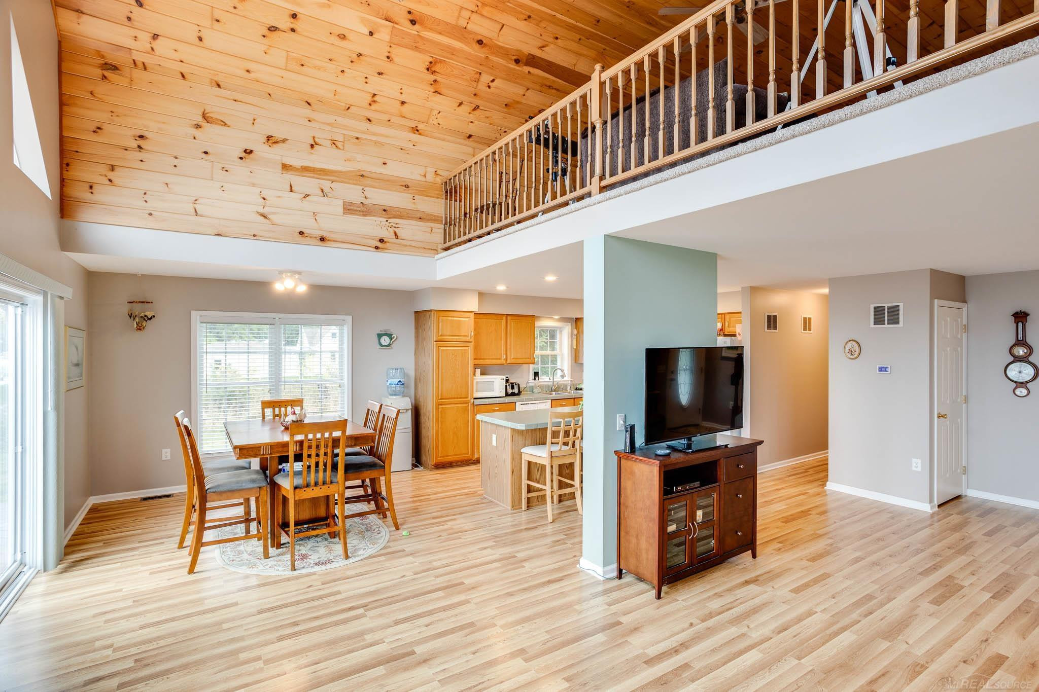 5020 Shorefront Lane, MI — Photo 15
