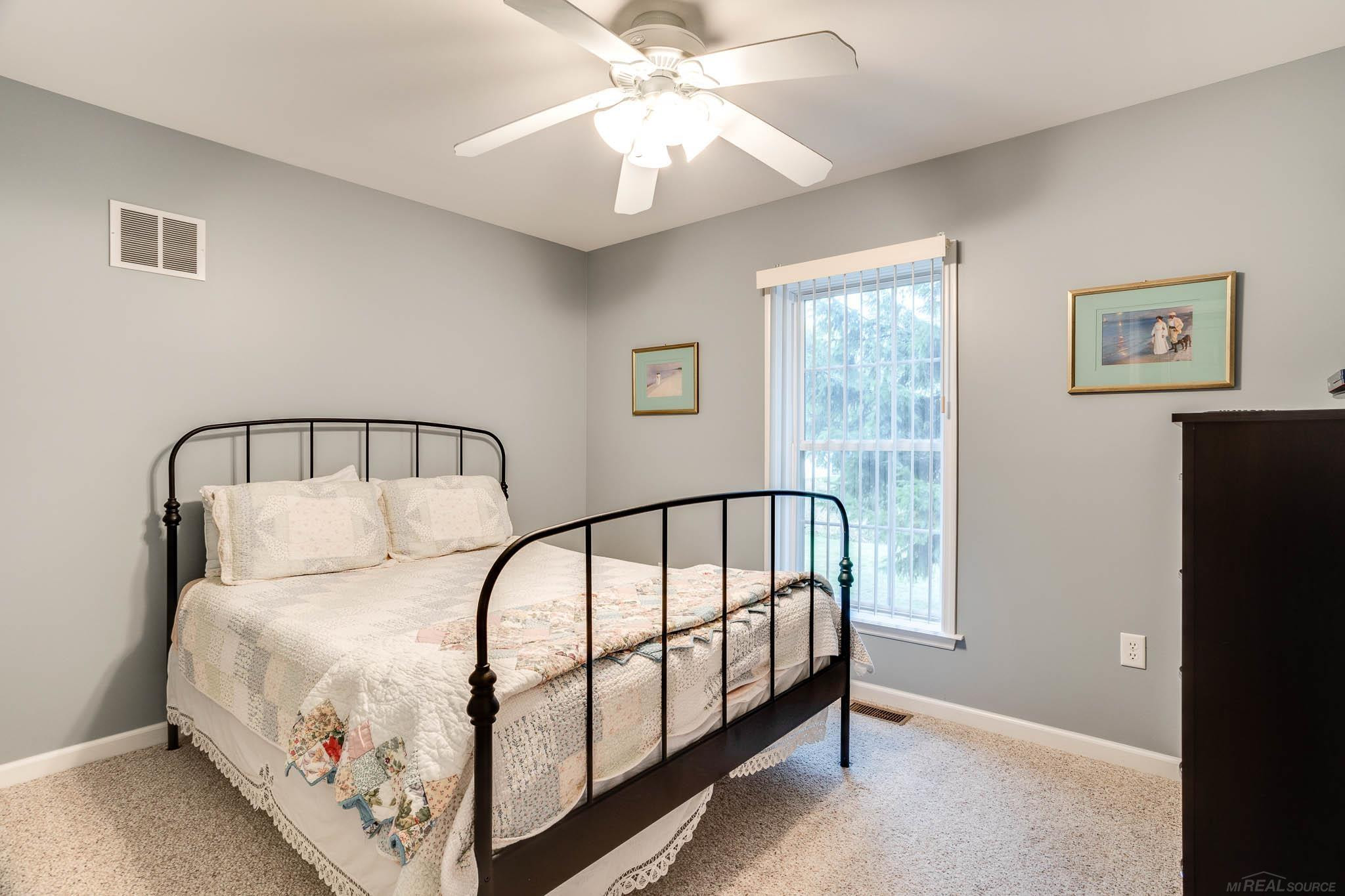 5020 Shorefront Lane, MI — Photo 27