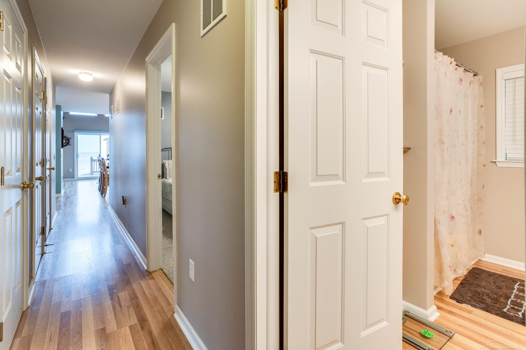 5020 Shorefront Lane, MI — Photo 29