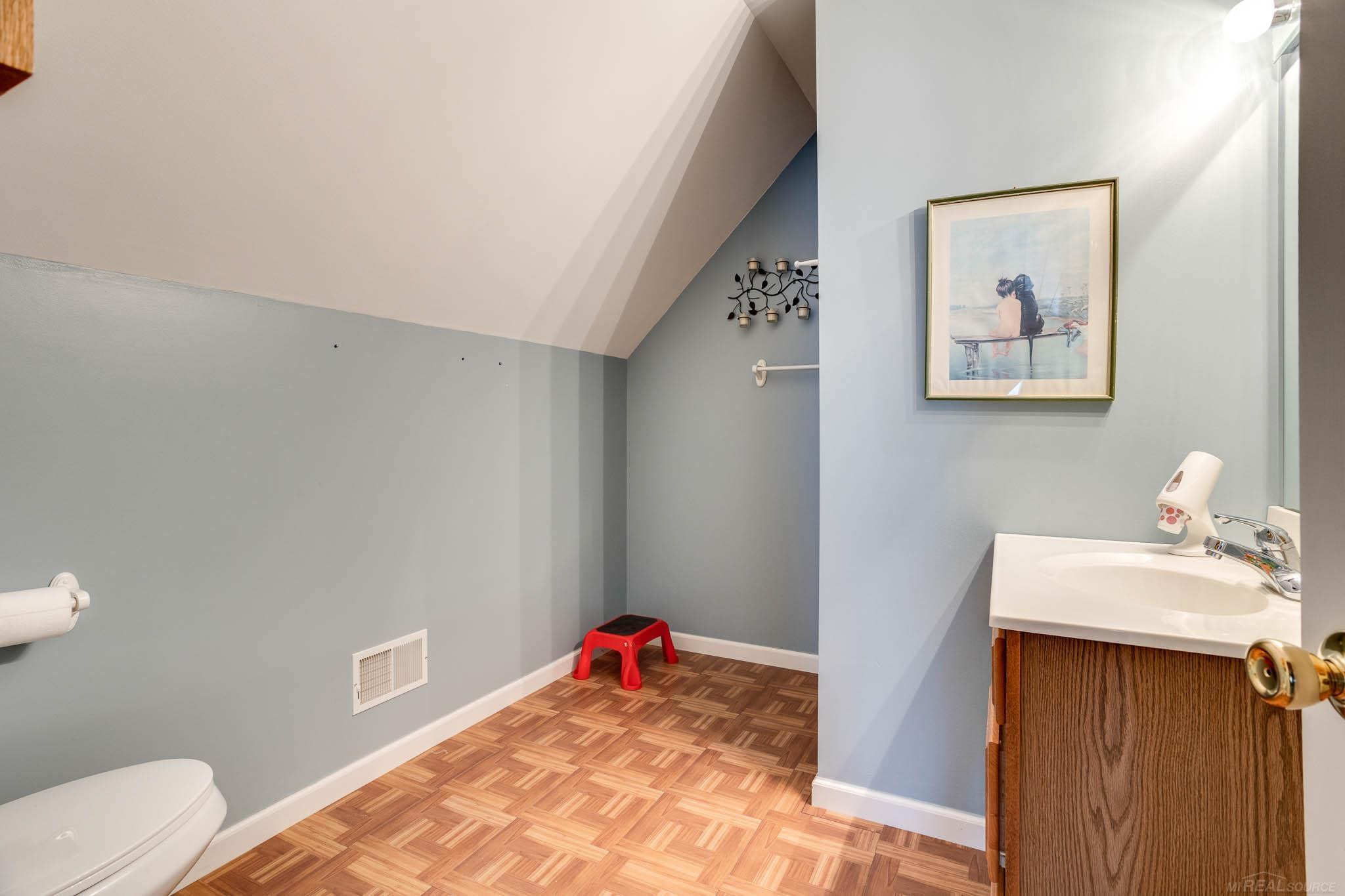 5020 Shorefront Lane, MI — Photo 39