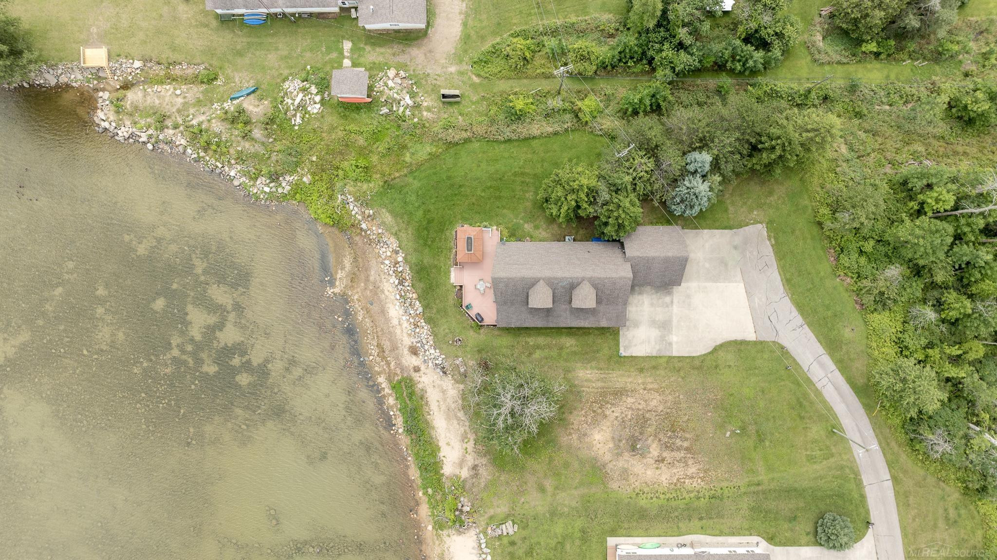 5020 Shorefront Lane, MI — Photo 47