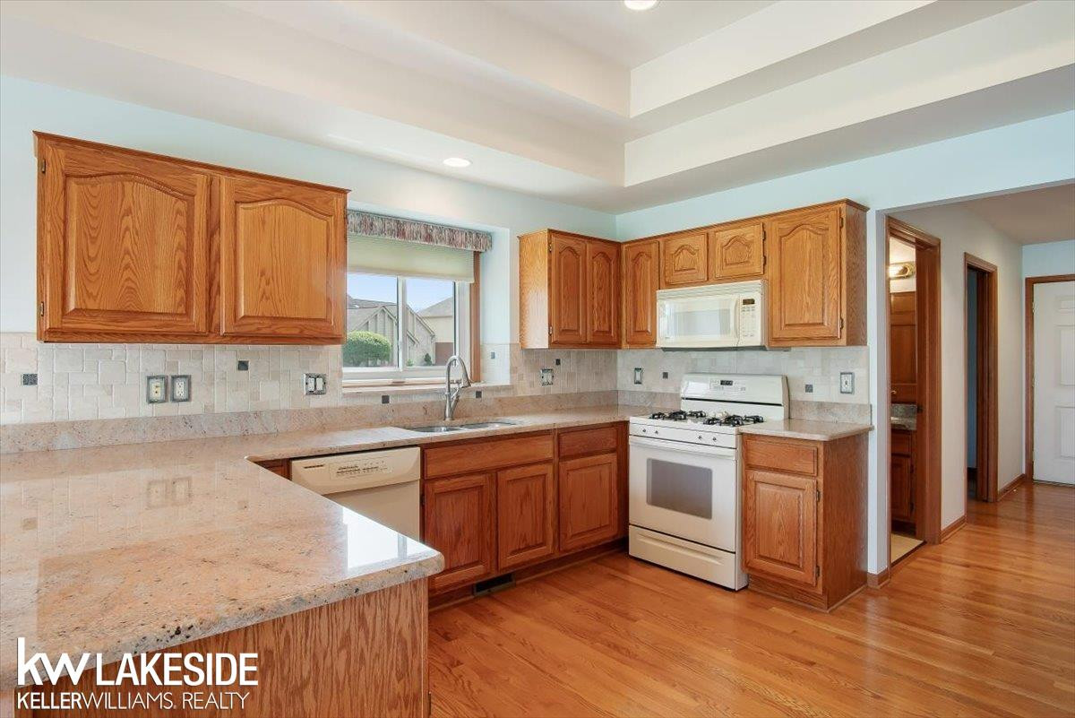 54296 Jack Drive, Macomb, MI 48042 — Photo 10