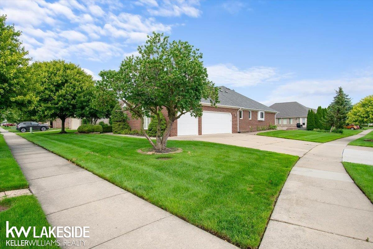 54296 Jack Drive, Macomb, MI 48042 — Photo 33