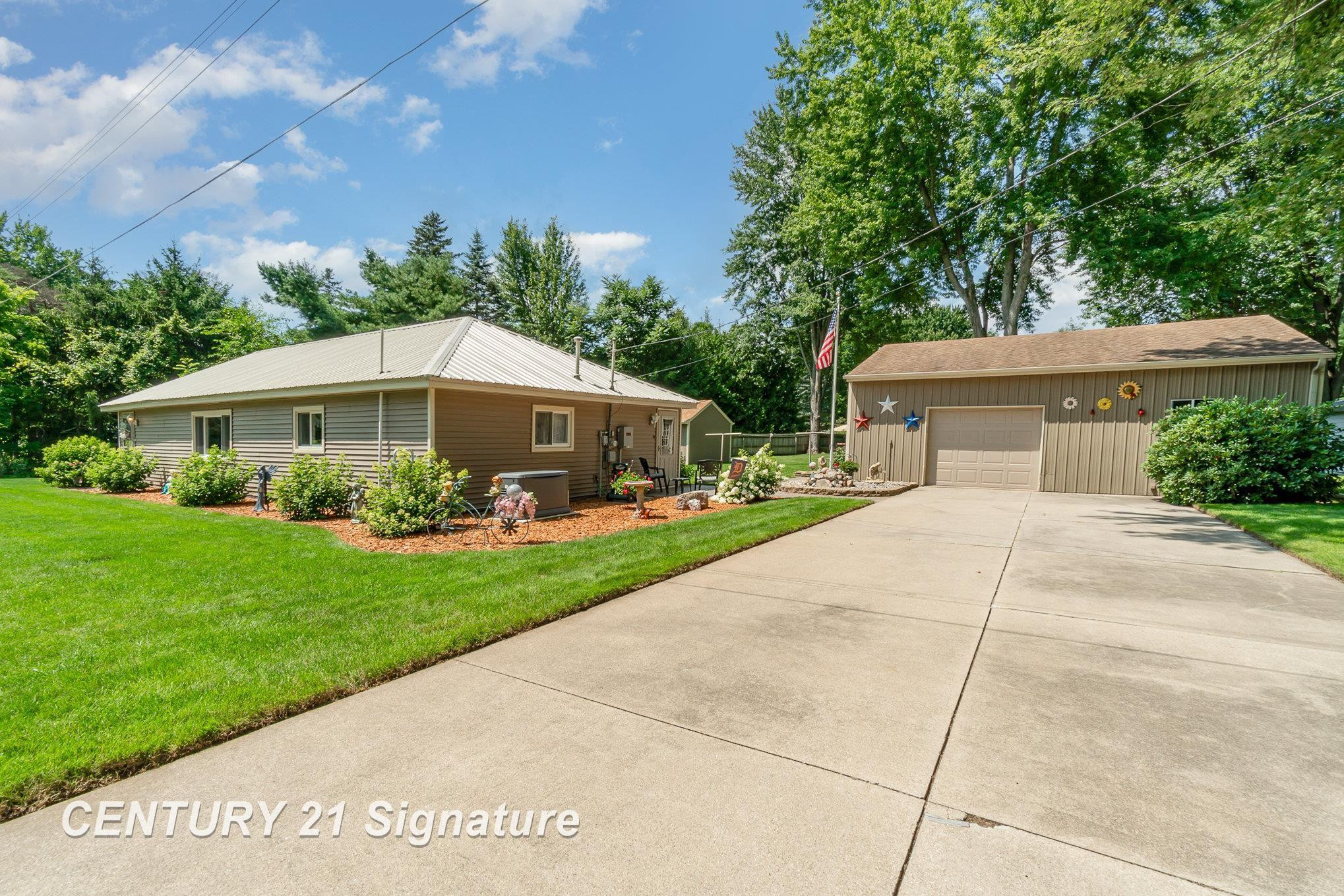 1015 Park Court, Saint Charles, MI 48655 — Photo 3