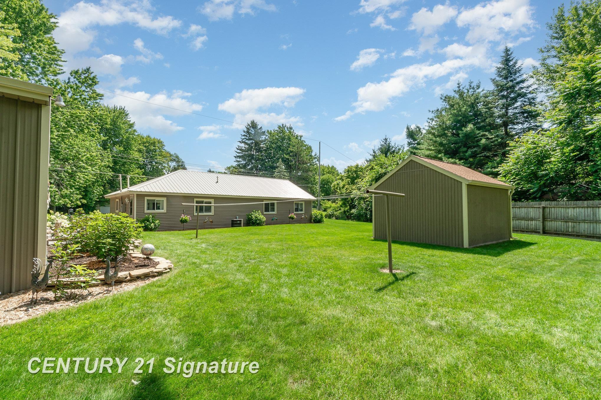 1015 Park Court, Saint Charles, MI 48655 — Photo 23