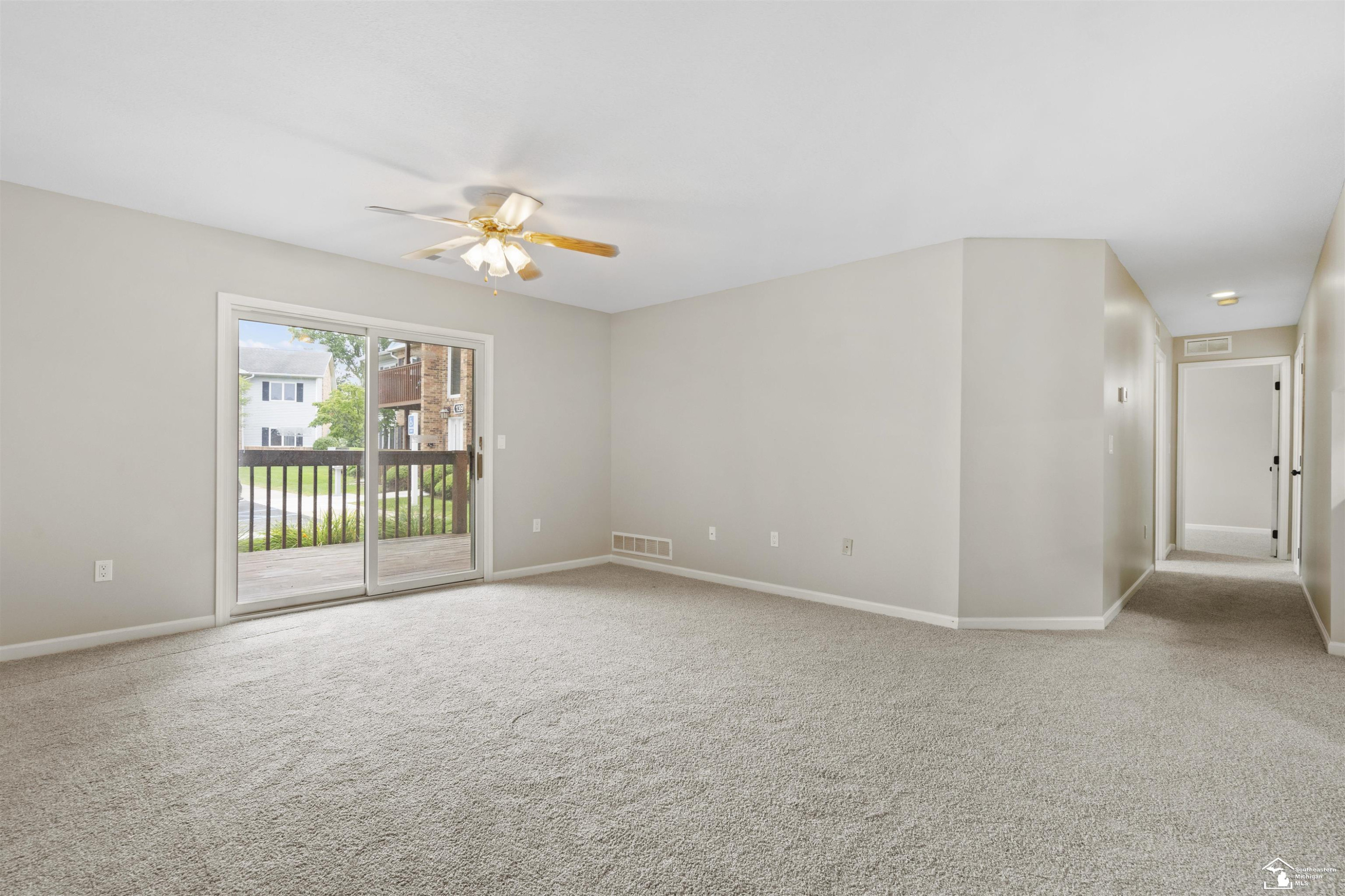 1405 Harbour, 145, Trenton, MI 48183 — Photo 2