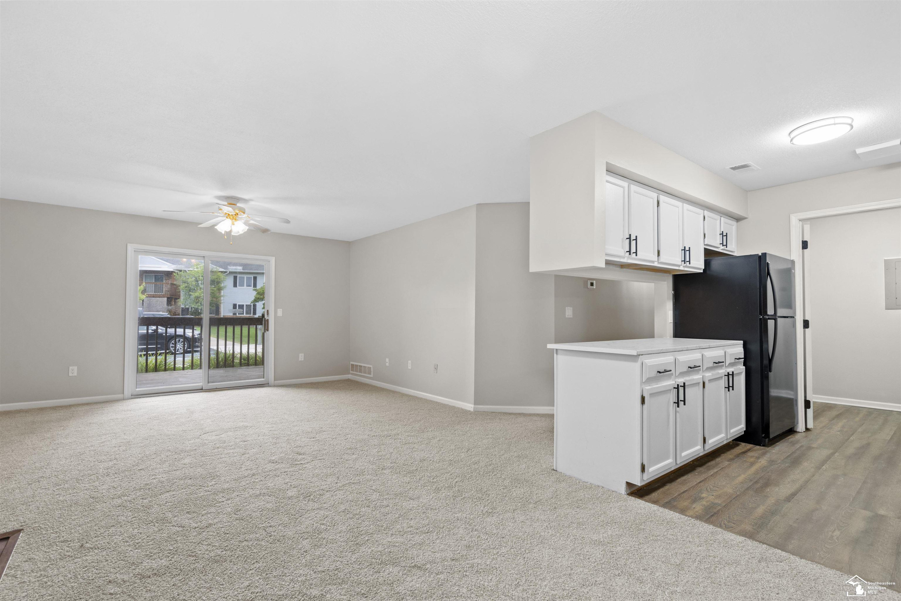 1405 Harbour, 145, Trenton, MI 48183 — Photo 6
