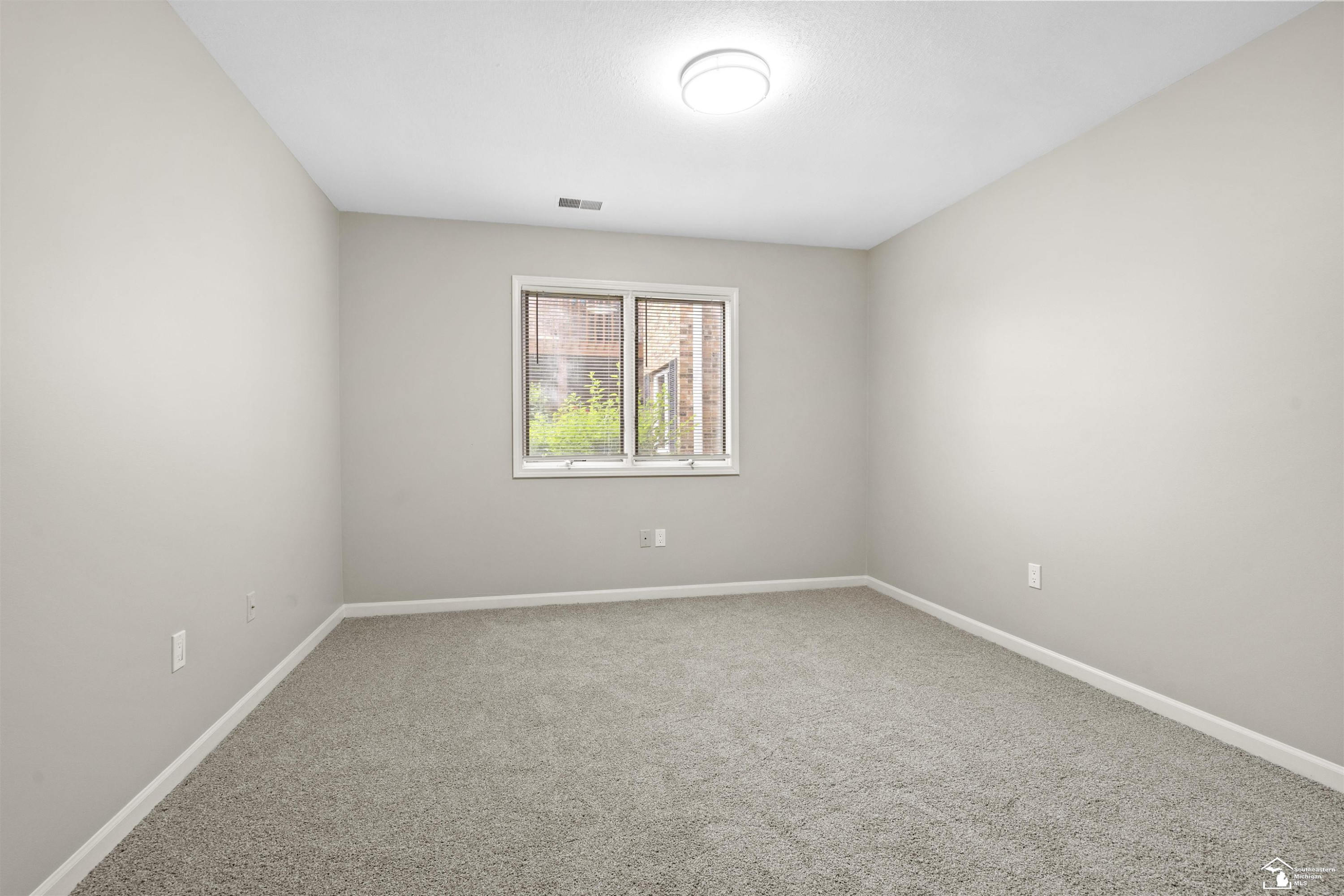 1405 Harbour, 145, Trenton, MI 48183 — Photo 17