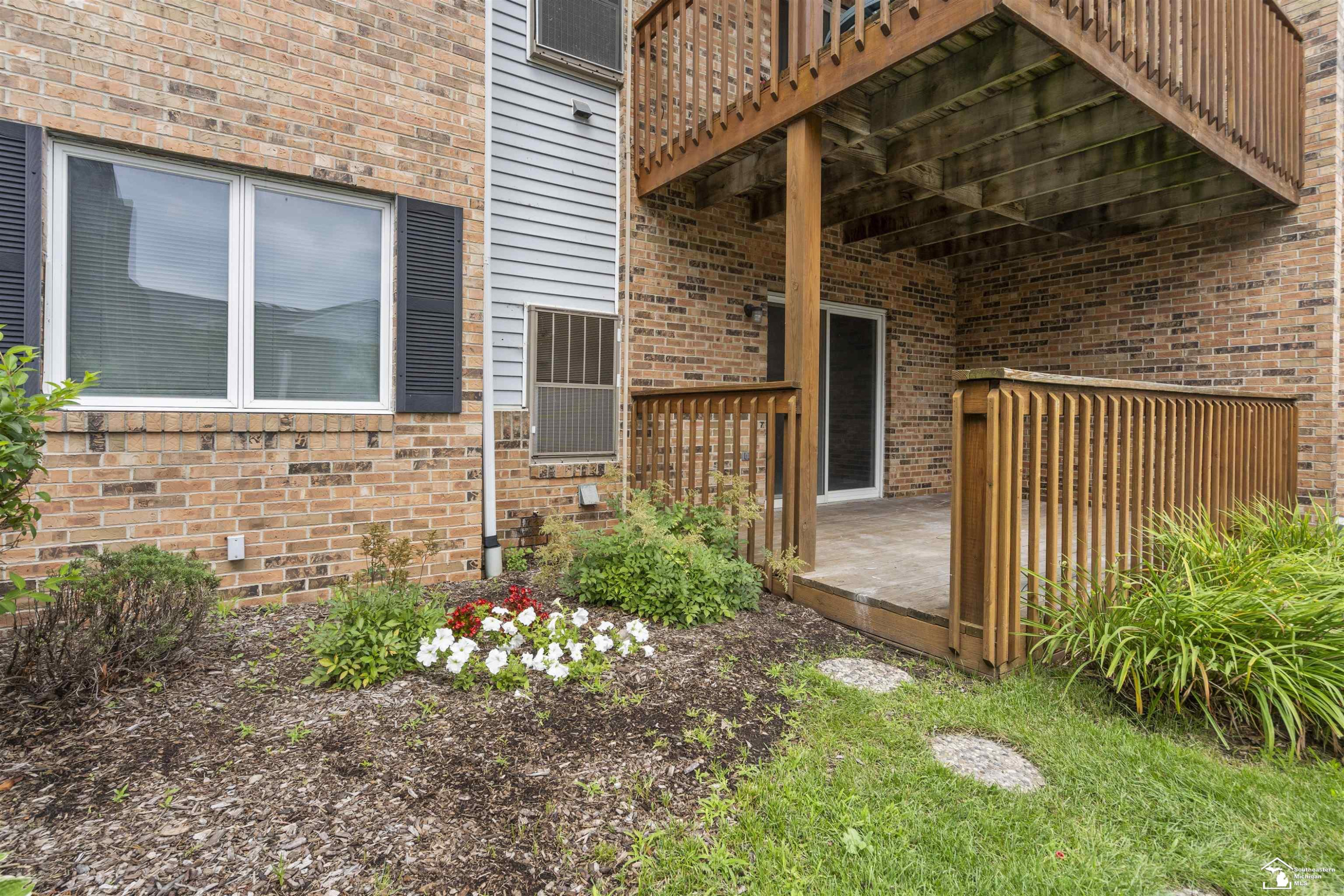 1405 Harbour, 145, Trenton, MI 48183 — Photo 22