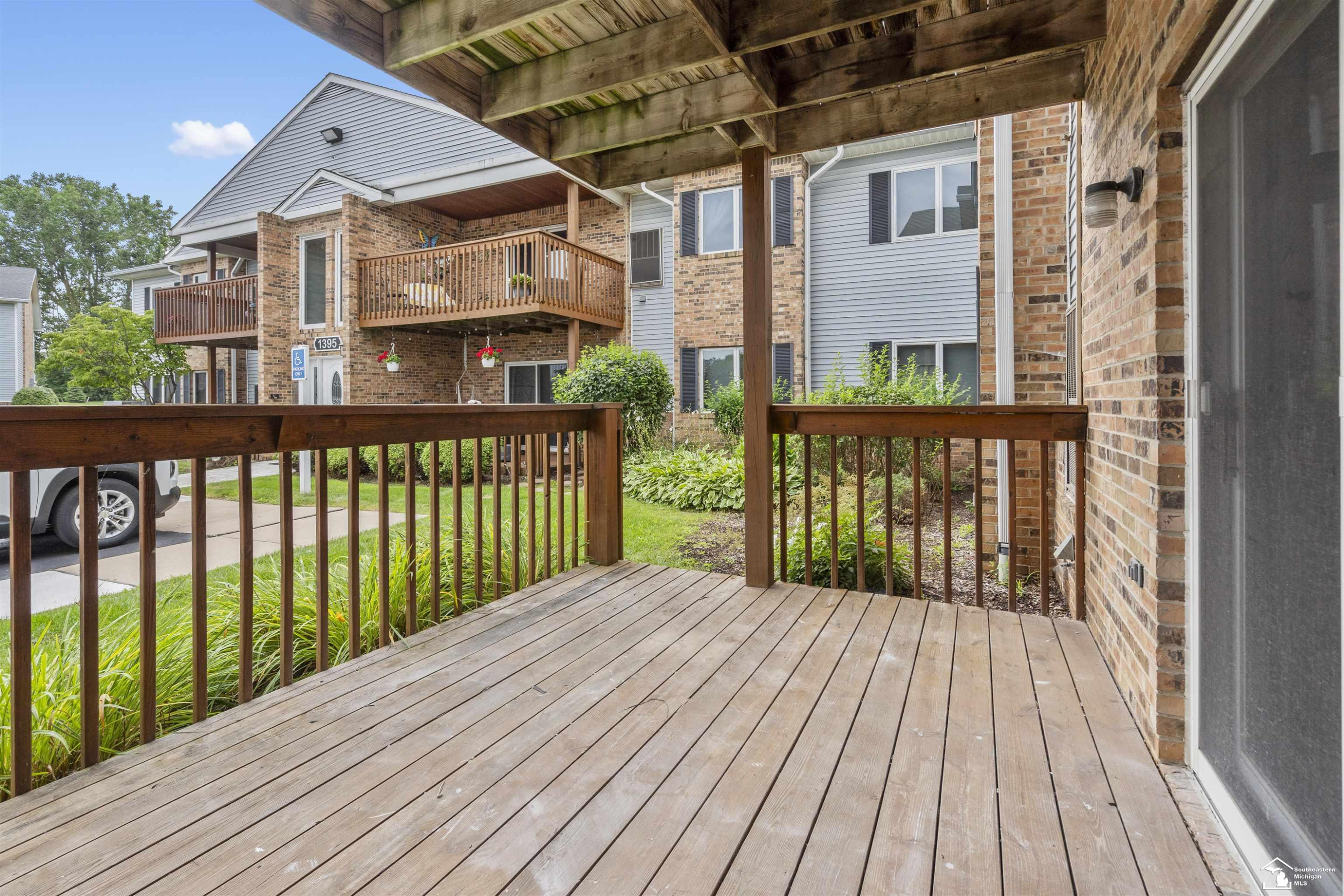 1405 Harbour, 145, Trenton, MI 48183 — Photo 23