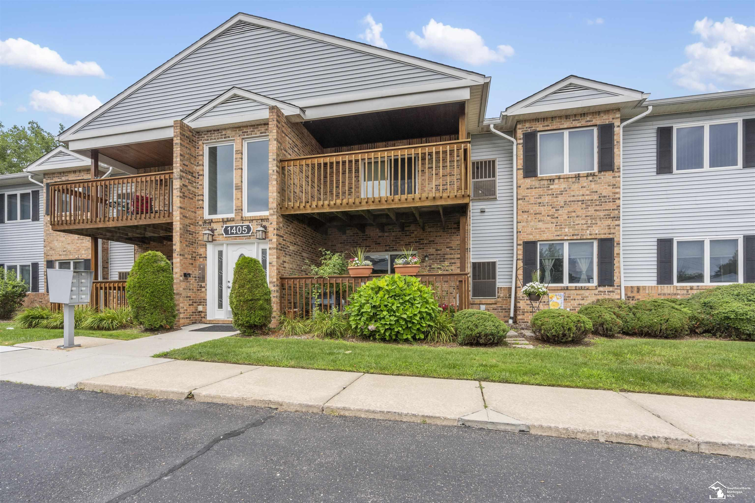 1405 Harbour, 145, Trenton, MI 48183 — Photo 24