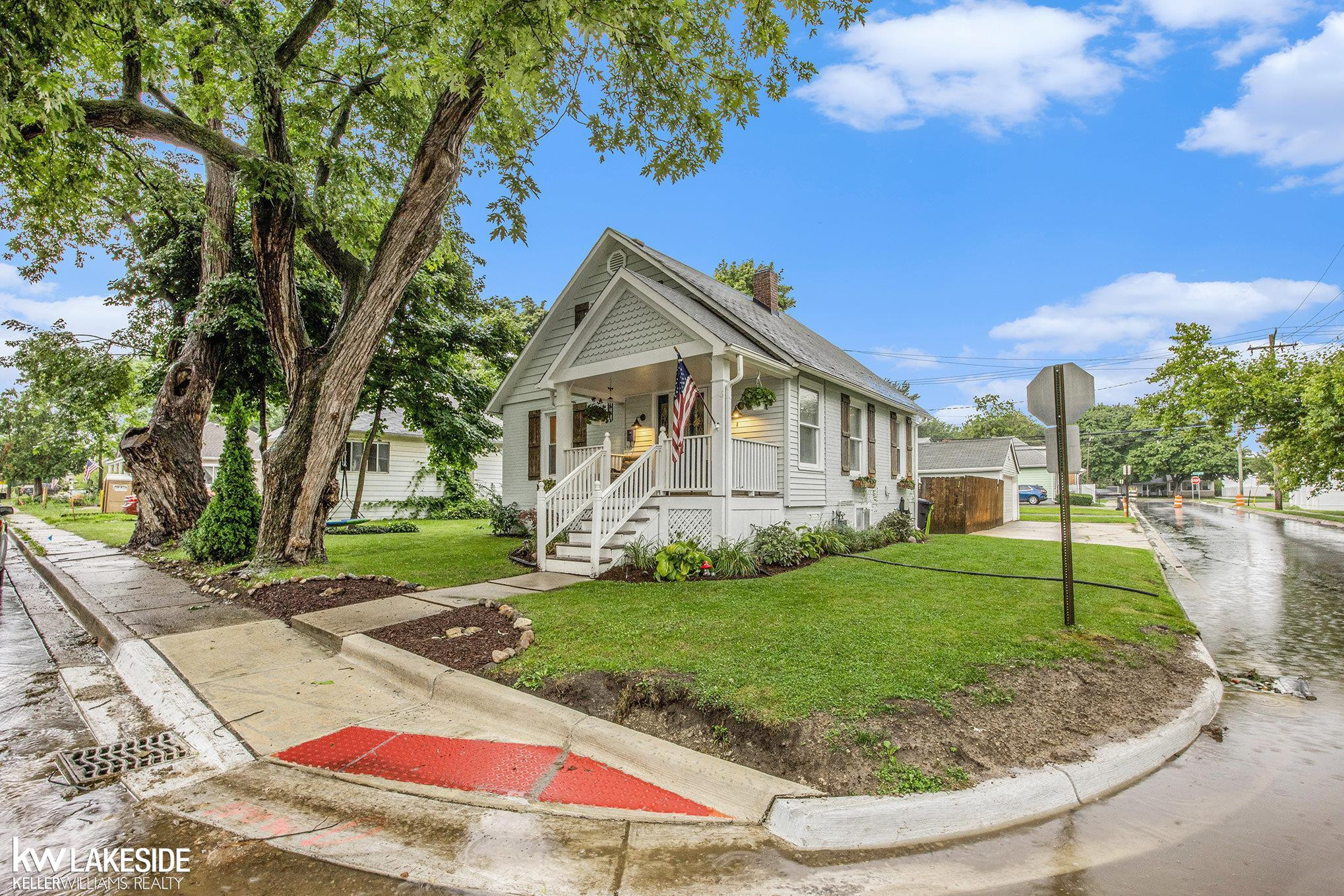 291 E Lafayette Street, MI 48065 — front exterior