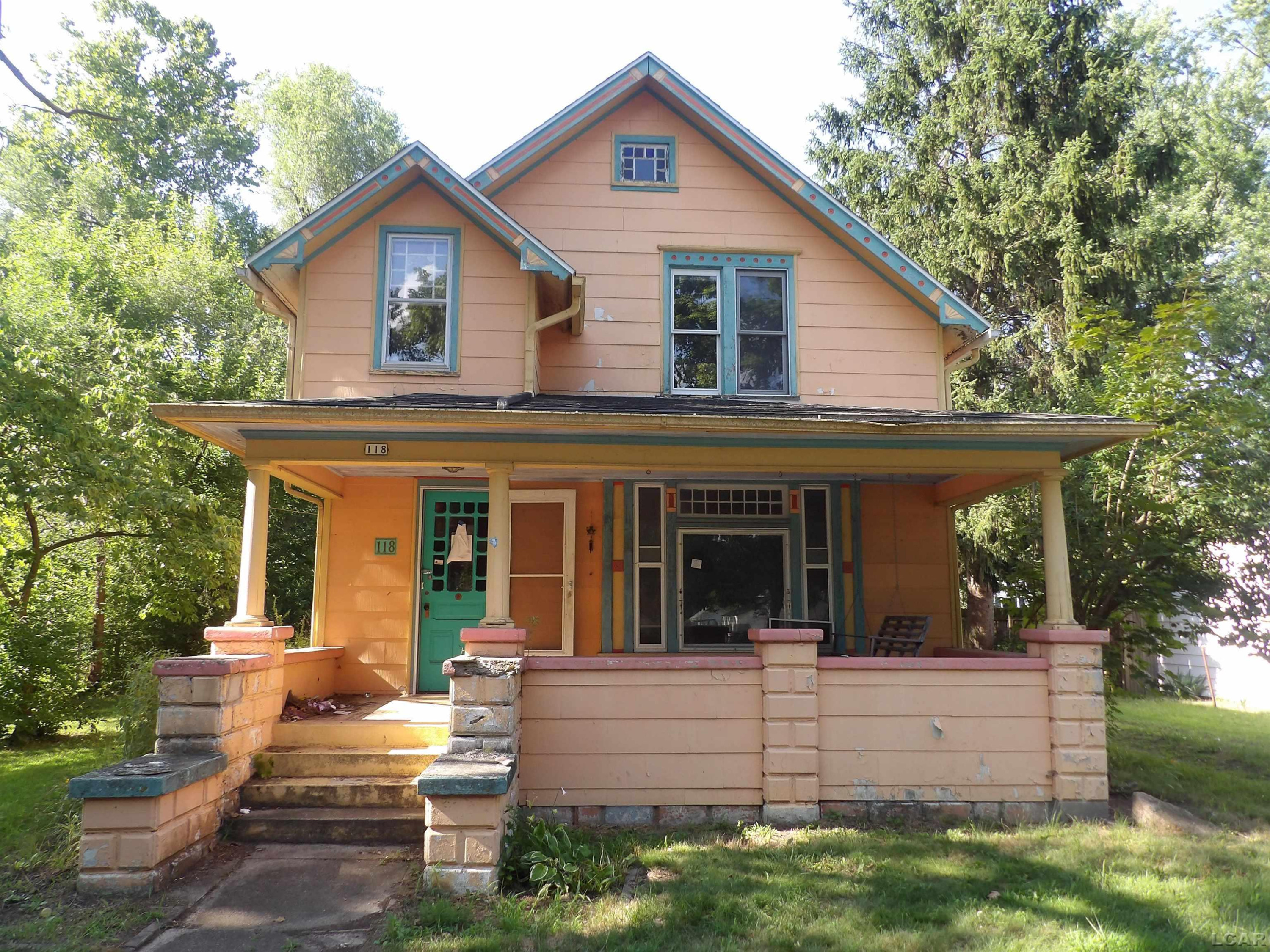 118 Coman, Clinton, MI 49236 — front exterior