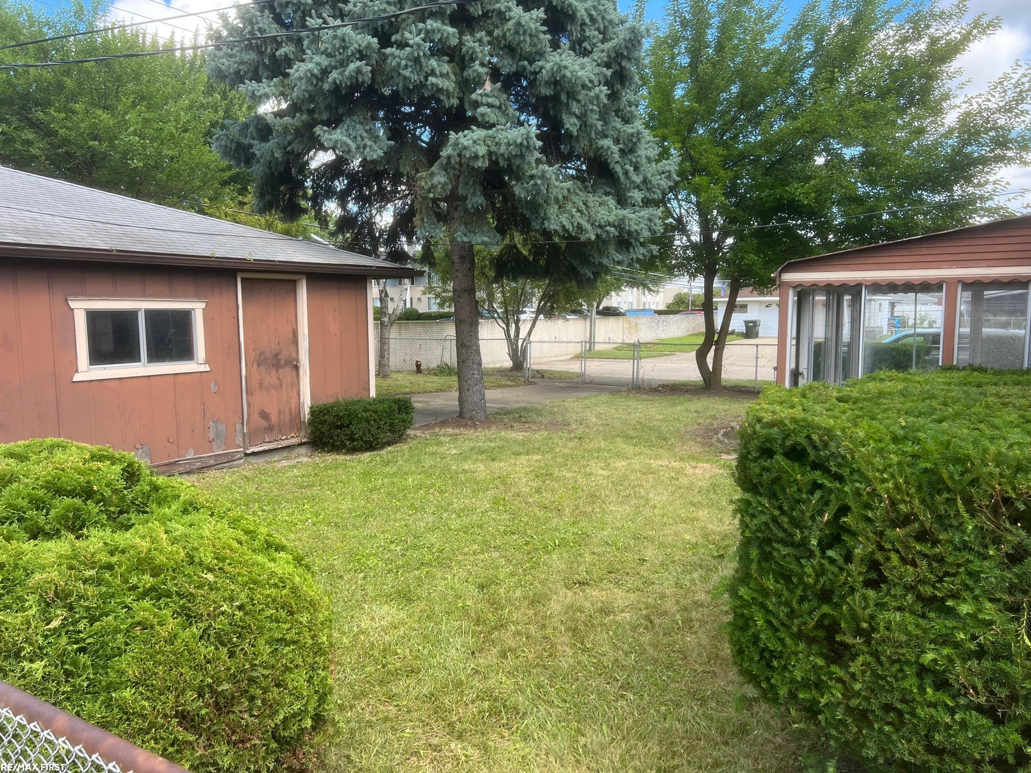 40549 Colony Drive, Sterling Heights, MI 48313 — Photo 2