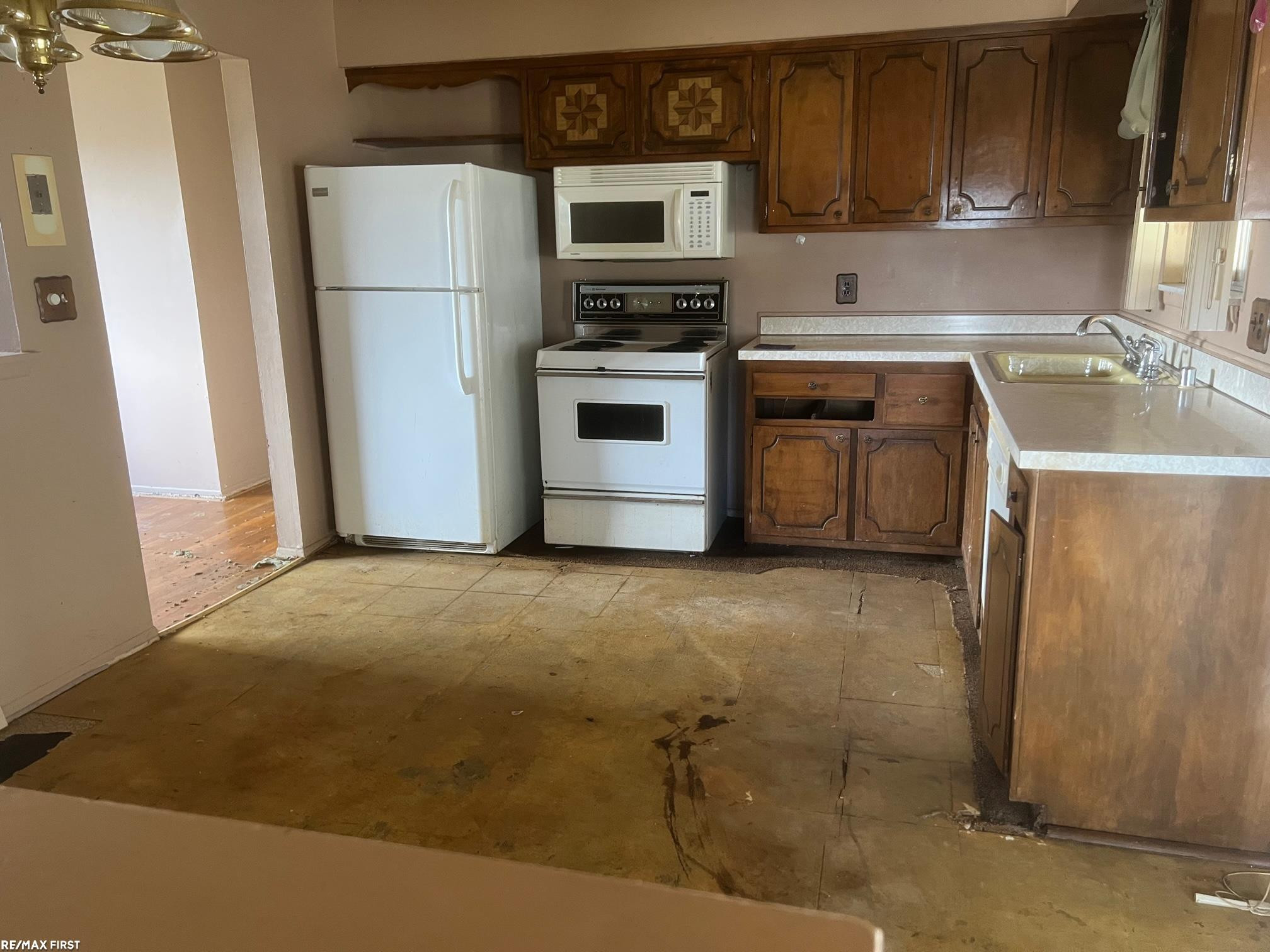 40549 Colony Drive, Sterling Heights, MI 48313 — Photo 8