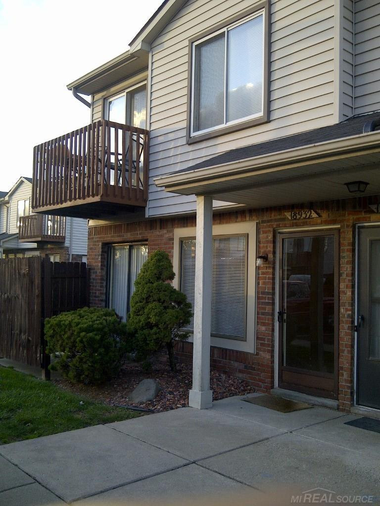 18932 E 14 Mile Road, Roseville, MI 48066