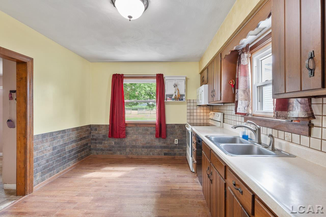 3641 S Sisson, Blissfield, MI 49228 — Photo 8