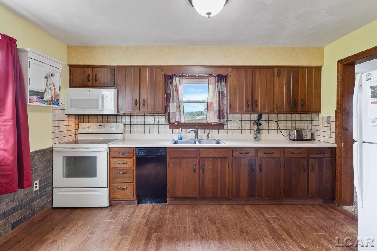 3641 S Sisson, Blissfield, MI 49228 — Photo 9
