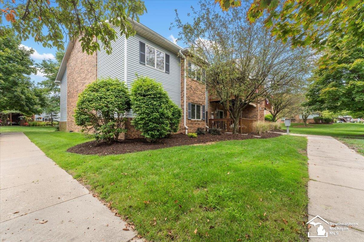 1315 Harbour, 3, Trenton, MI 48183 — Photo 2